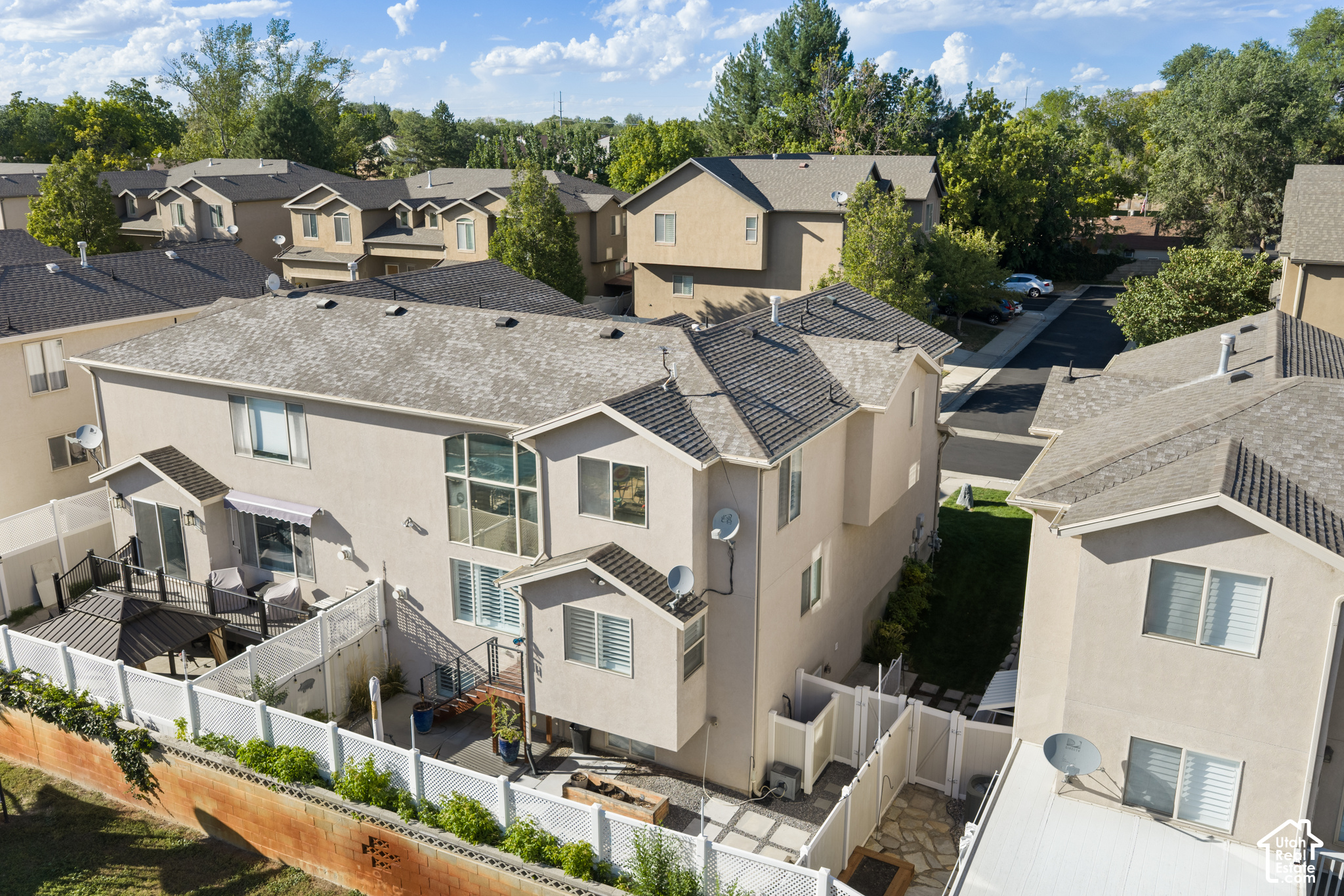 main property photo 40