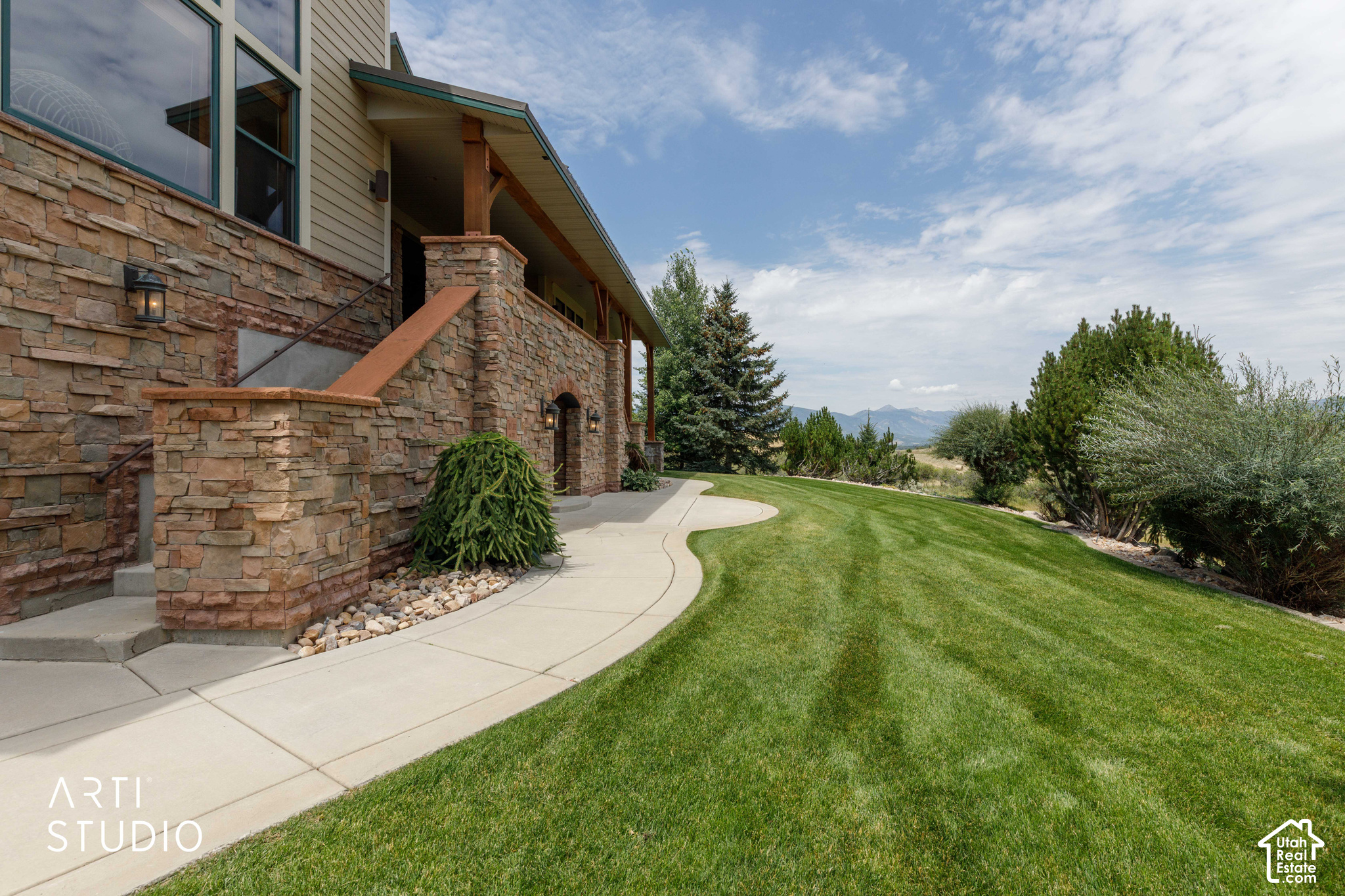 main property photo 12