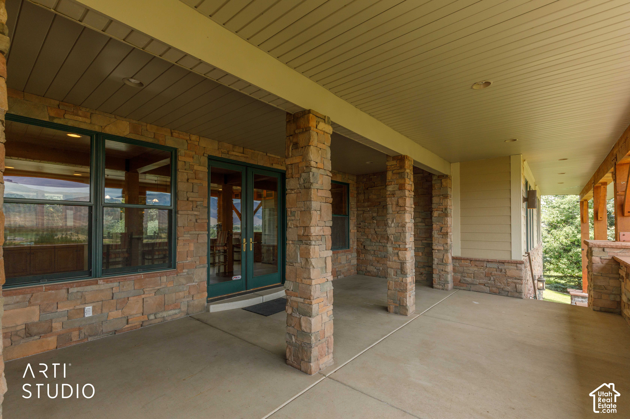 main property photo 13