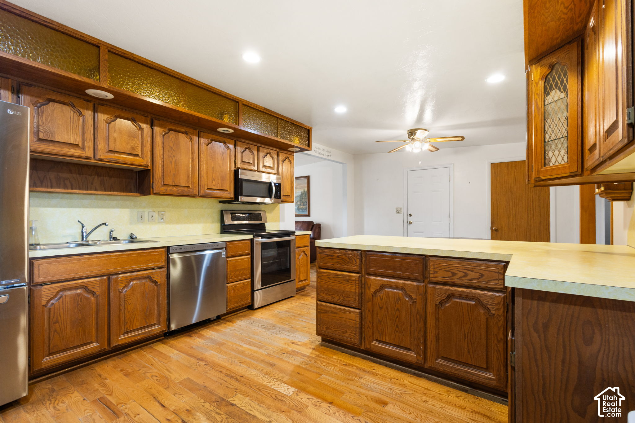main property photo 16
