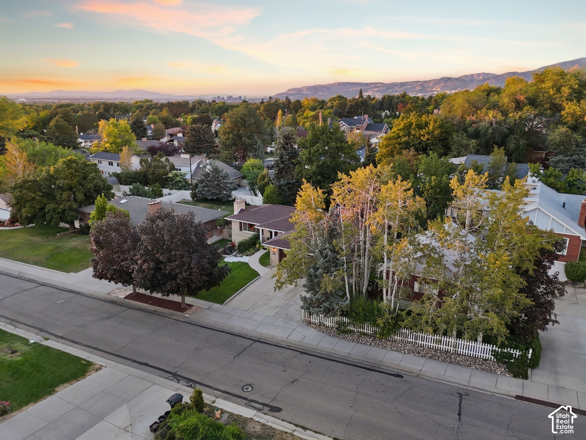main property photo 34