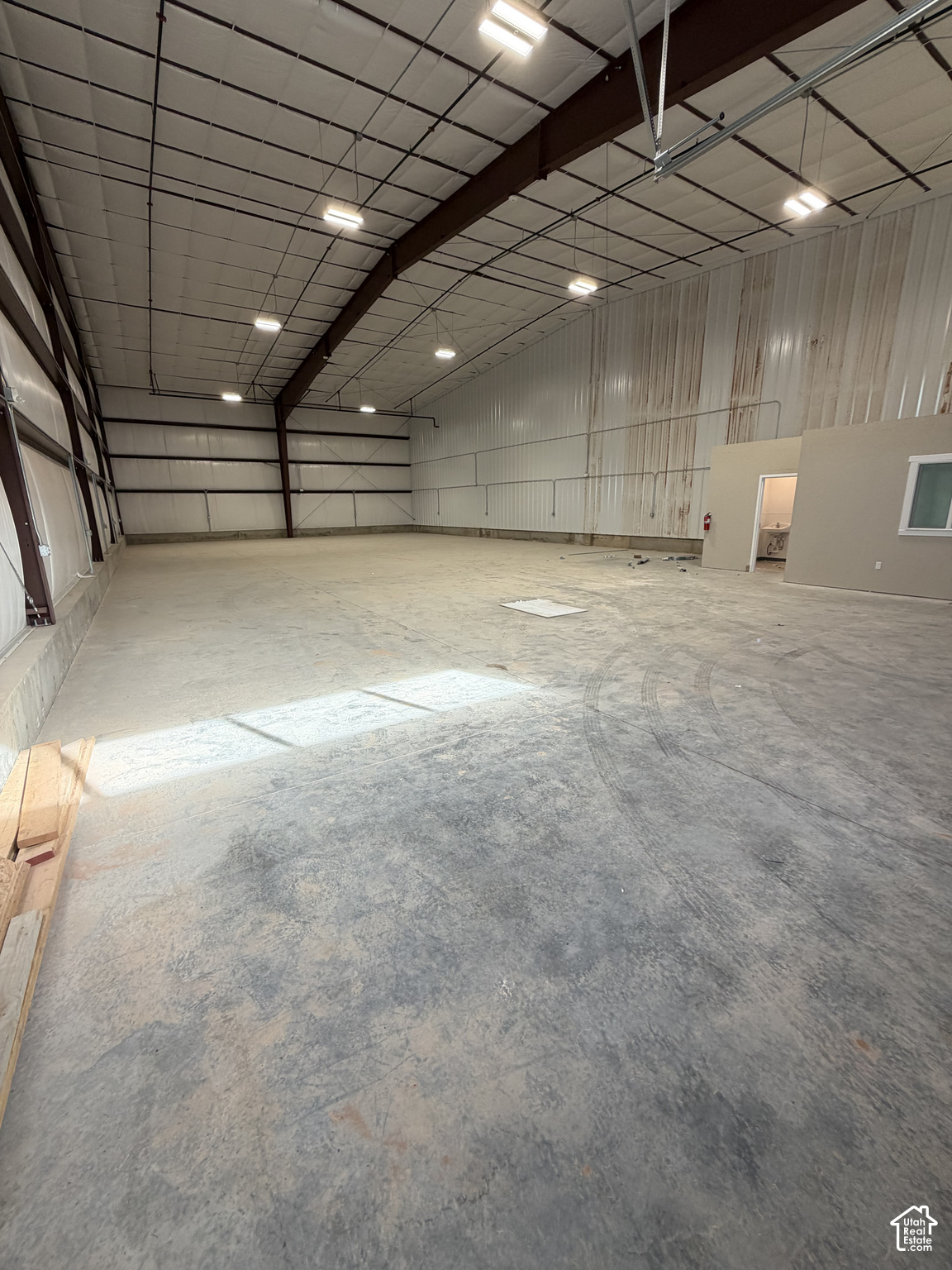 main property photo 20