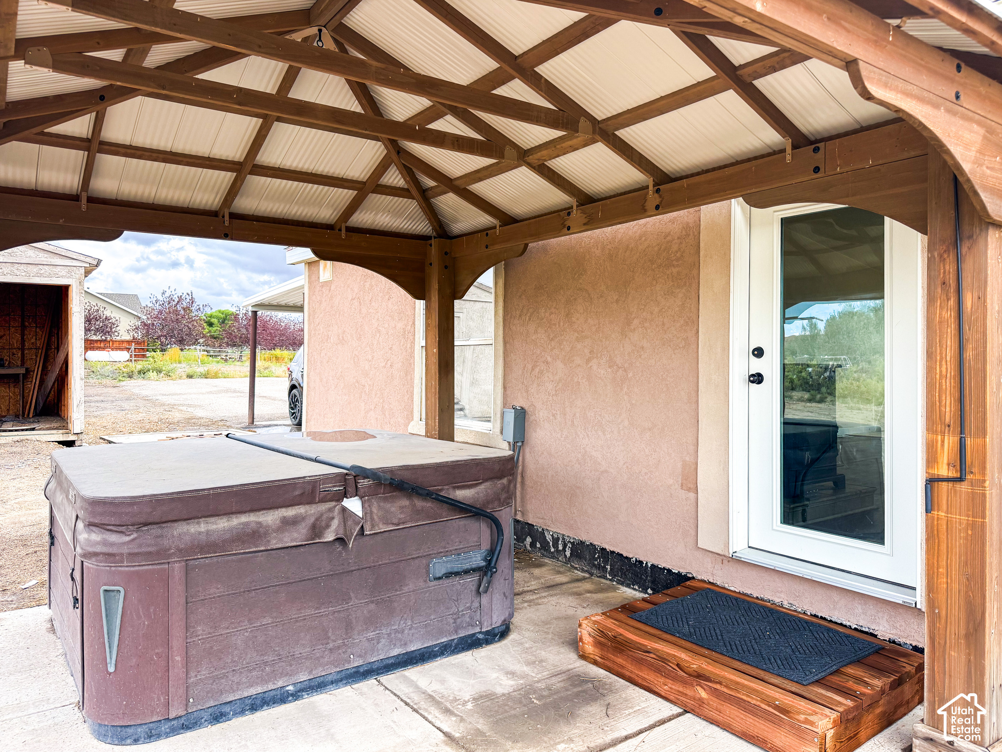 main property photo 11