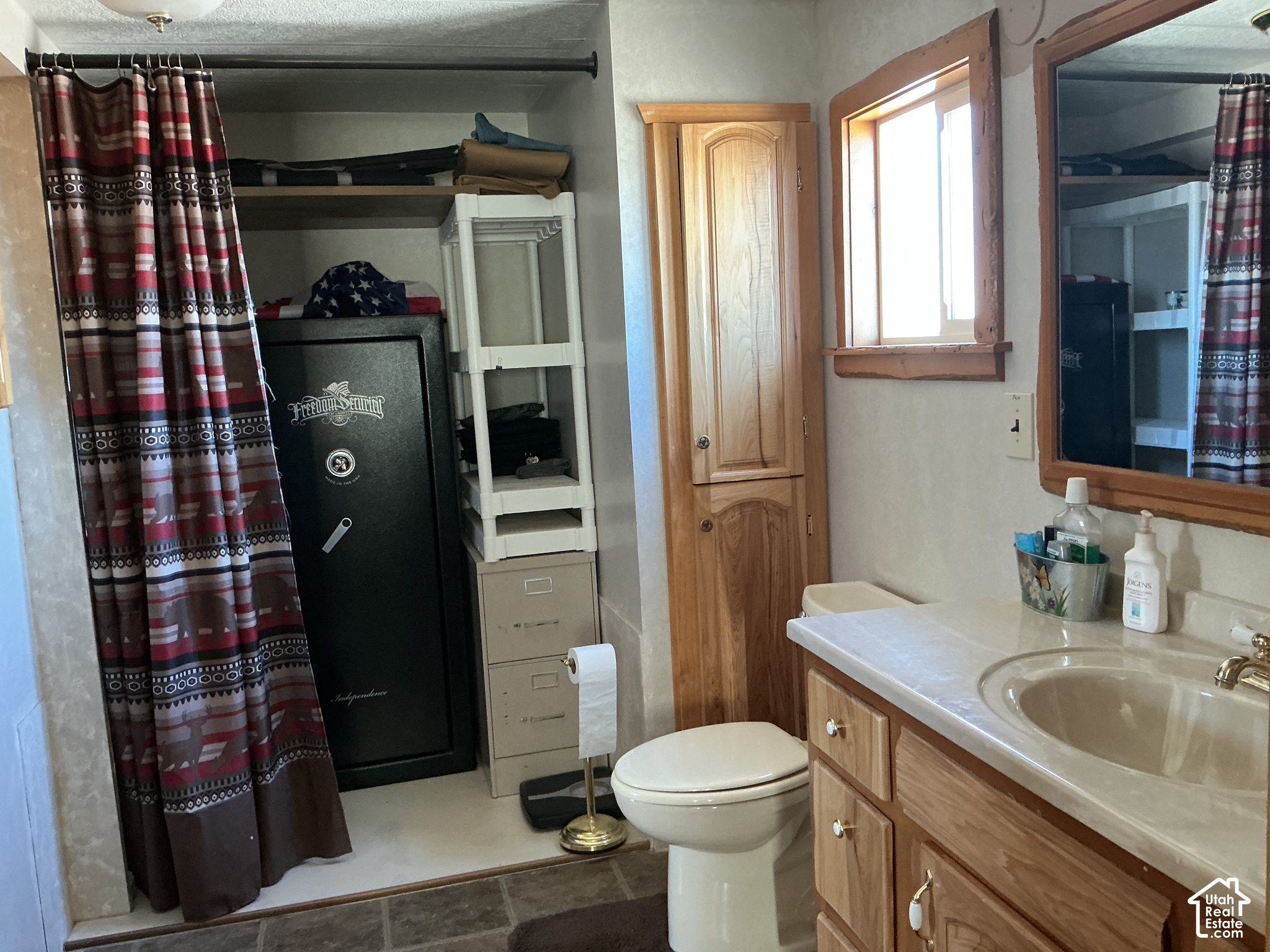 main property photo 16
