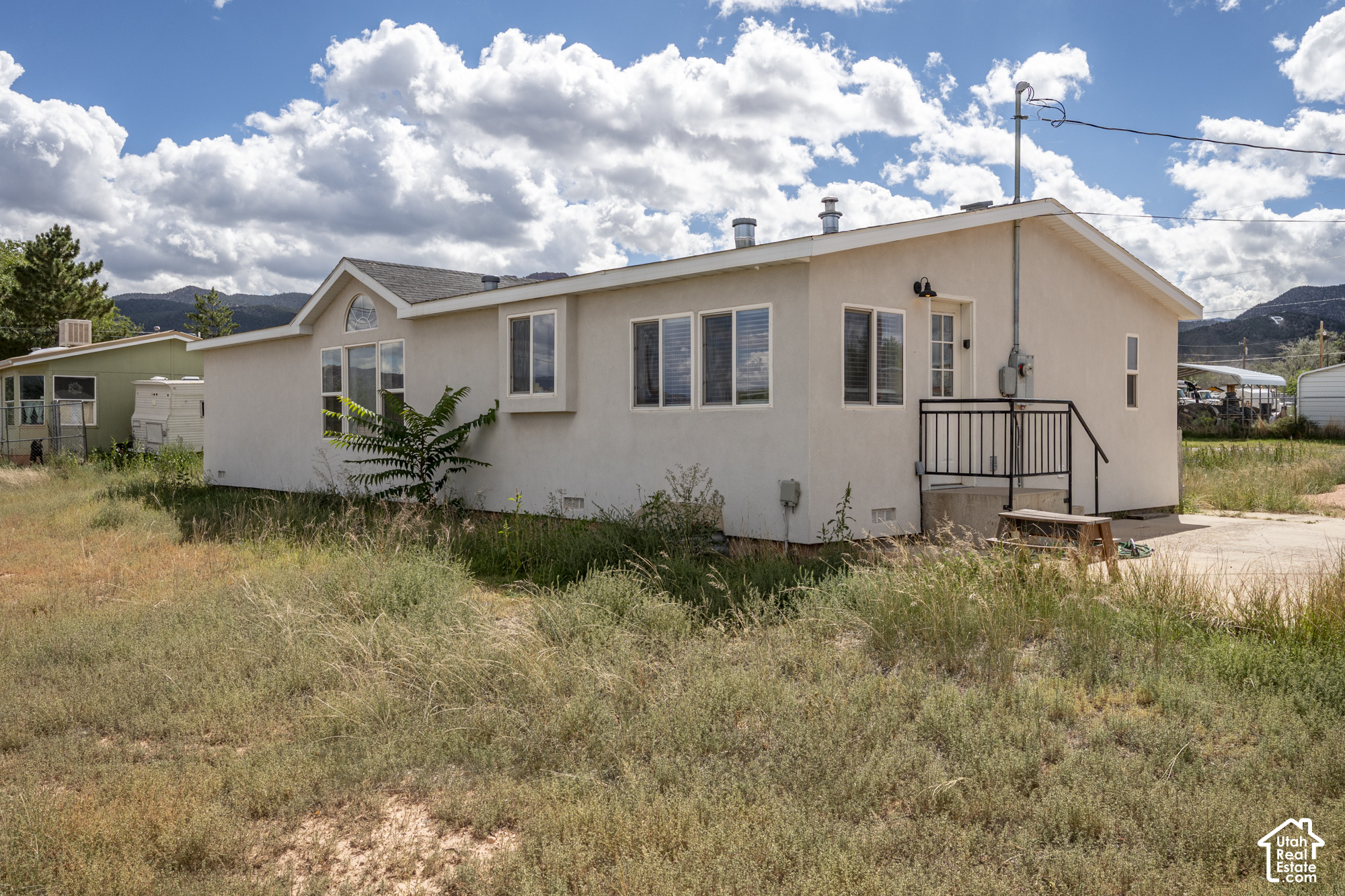 main property photo 32