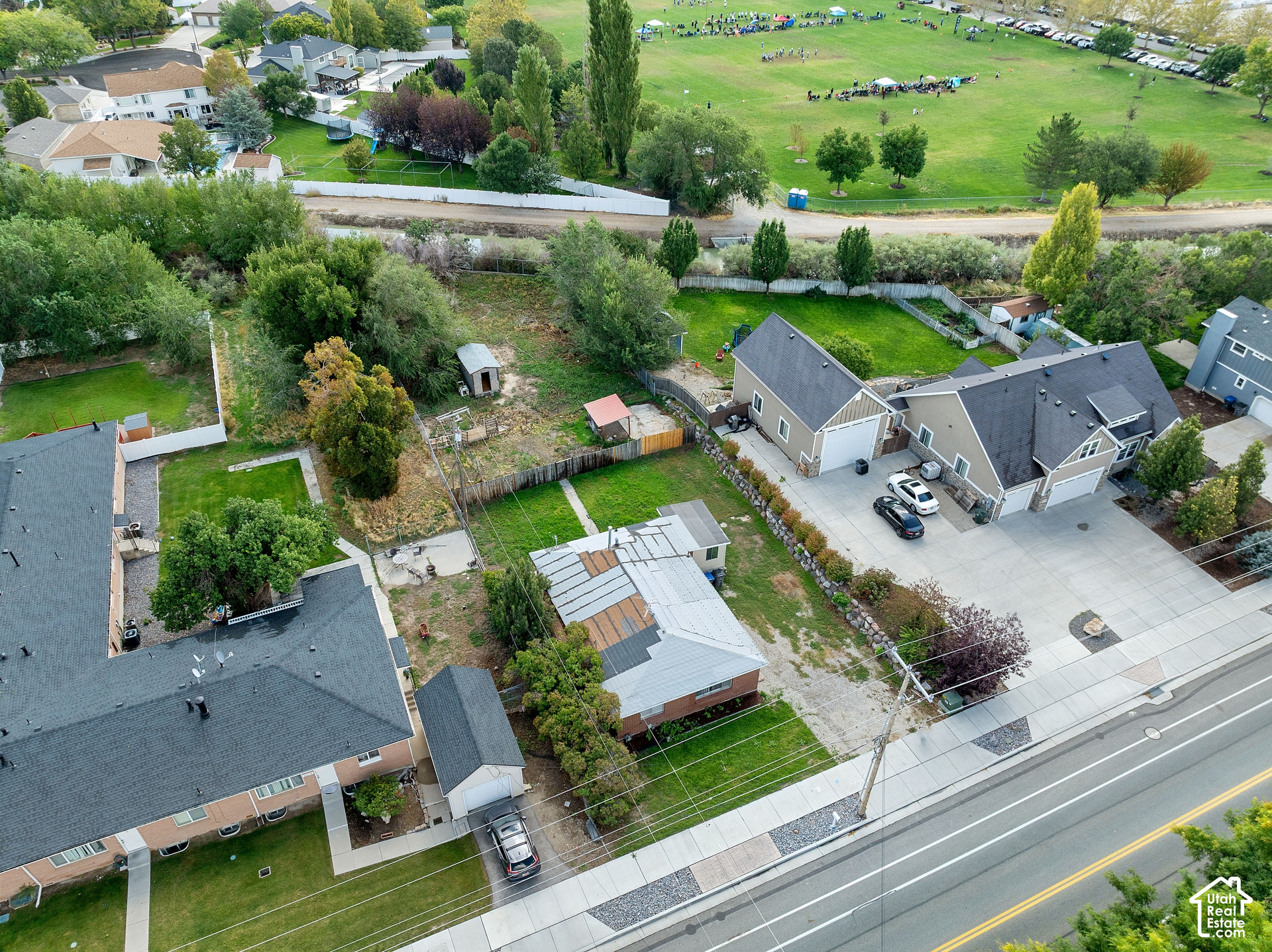 main property photo 22