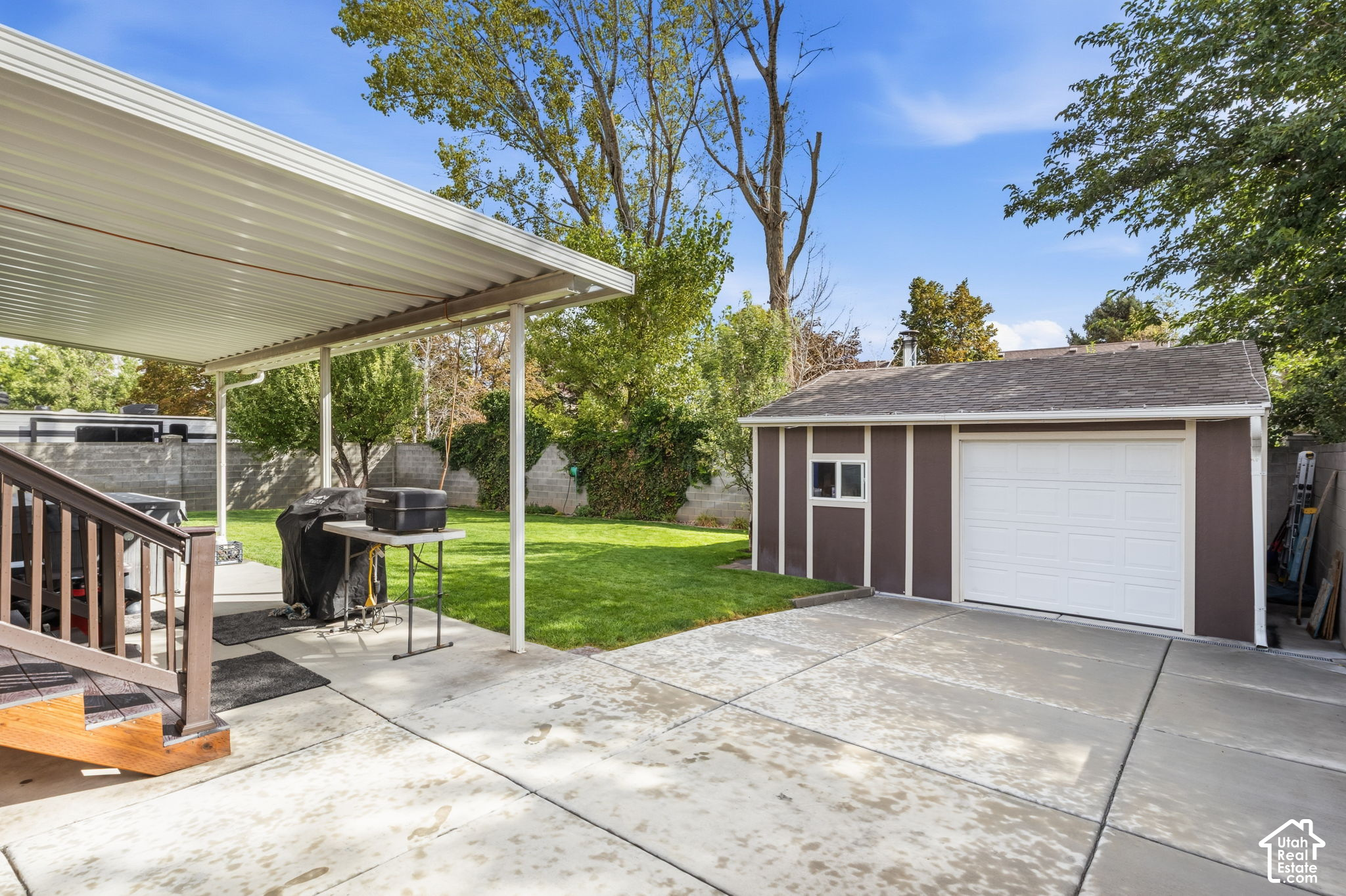 main property photo 37