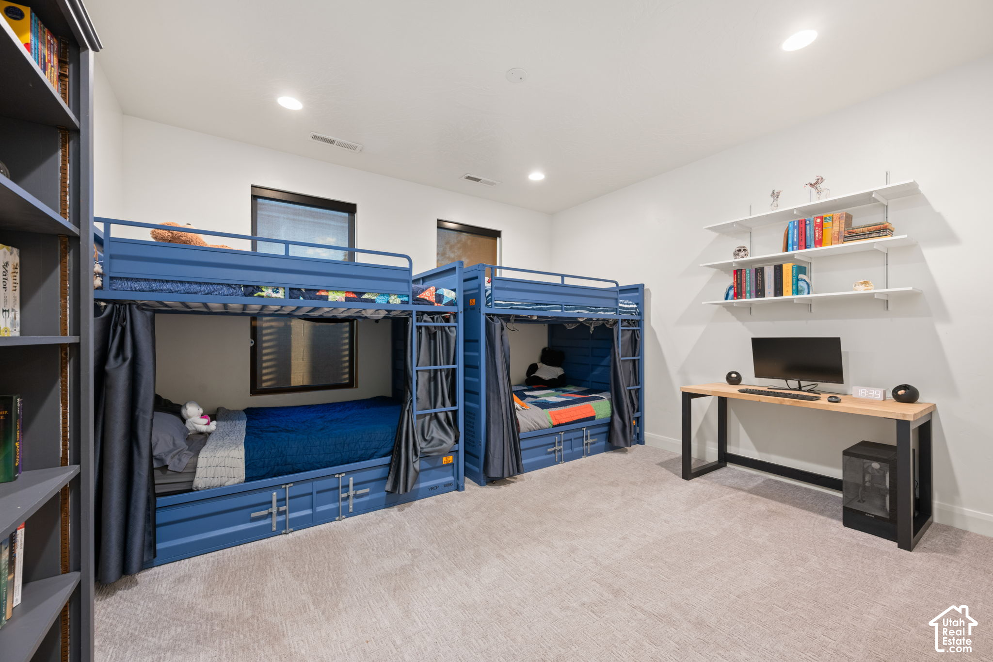main property photo 45