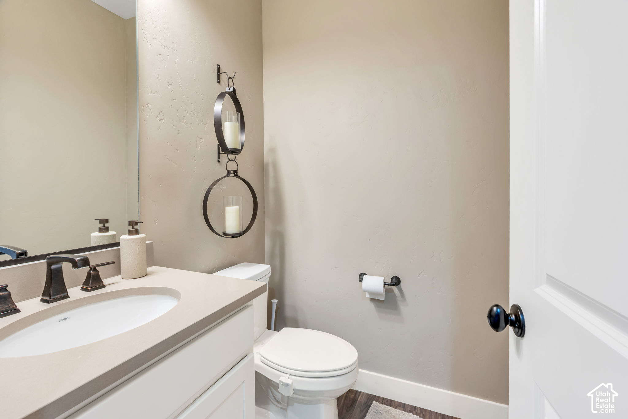 main property photo 12
