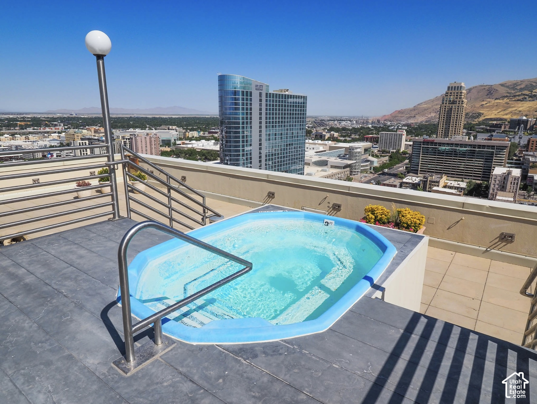 main property photo 23