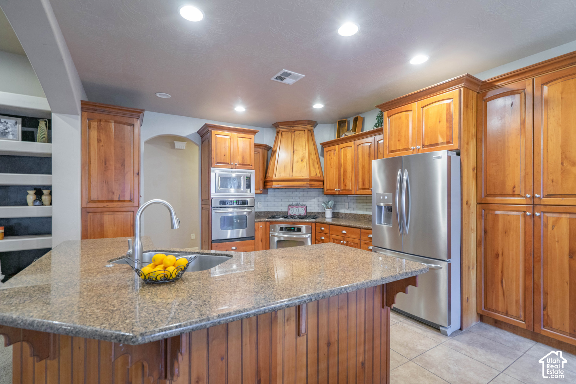 main property photo 16