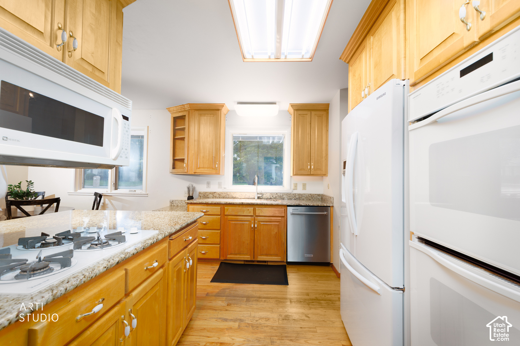 main property photo 9