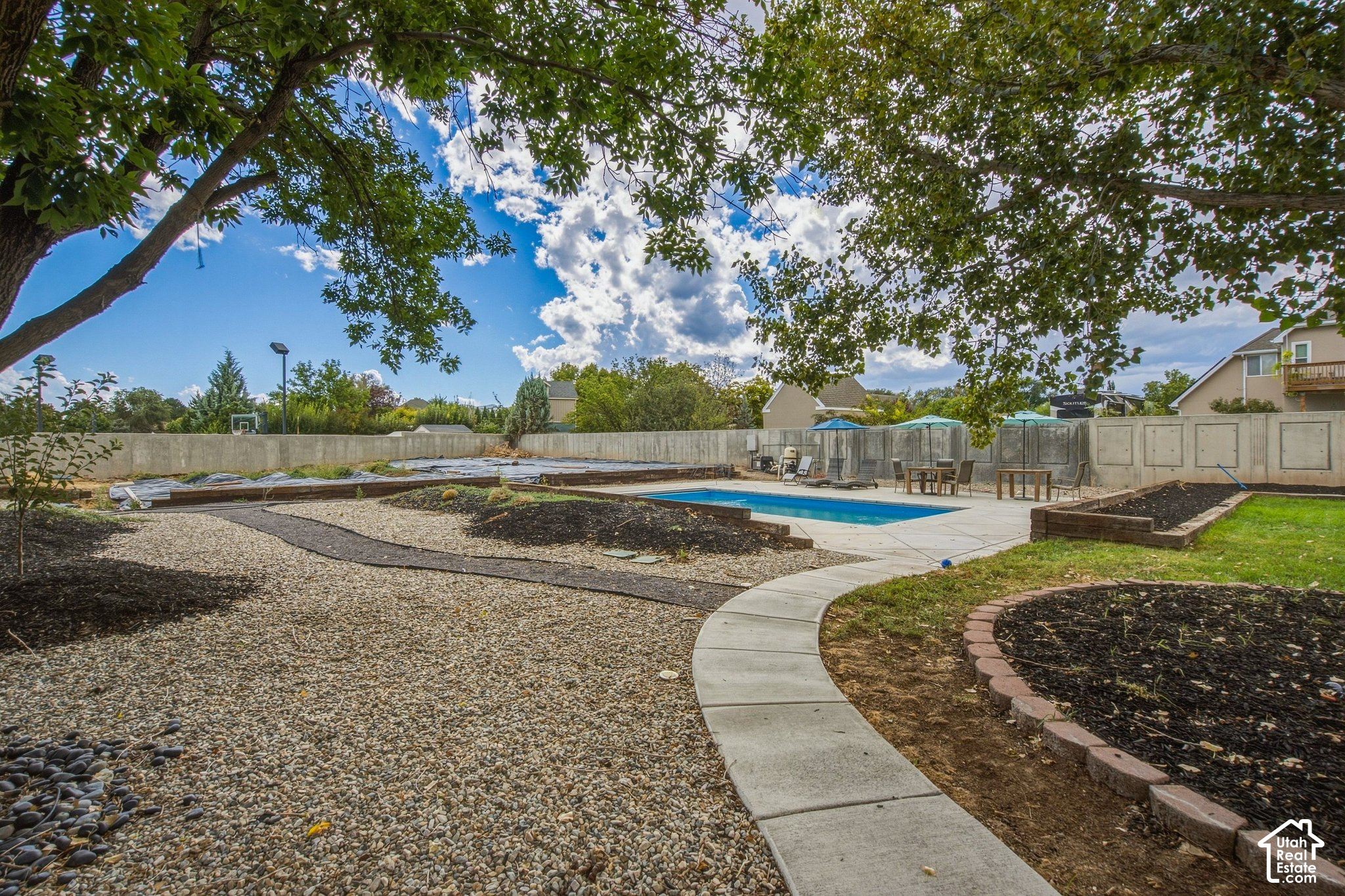 main property photo 75