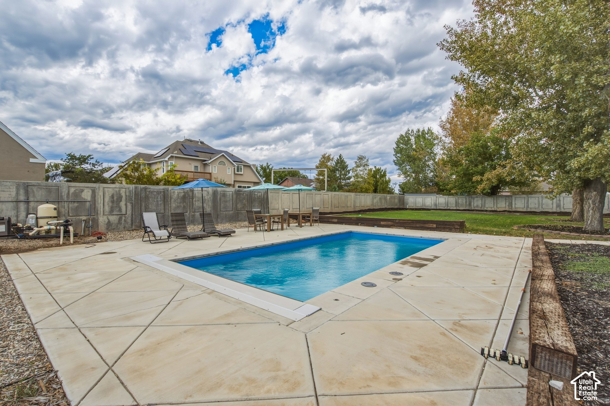 main property photo 77