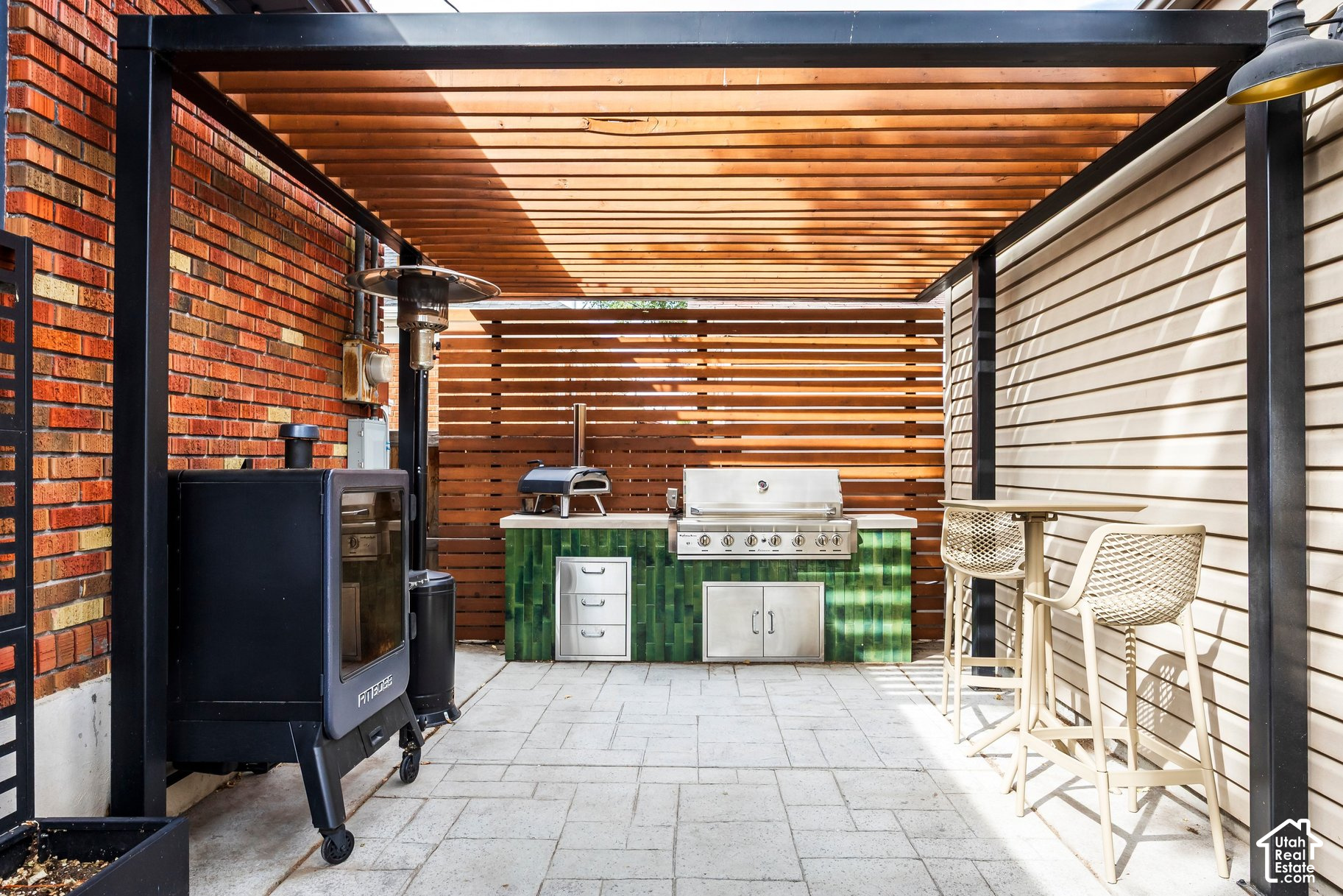 main property photo 14