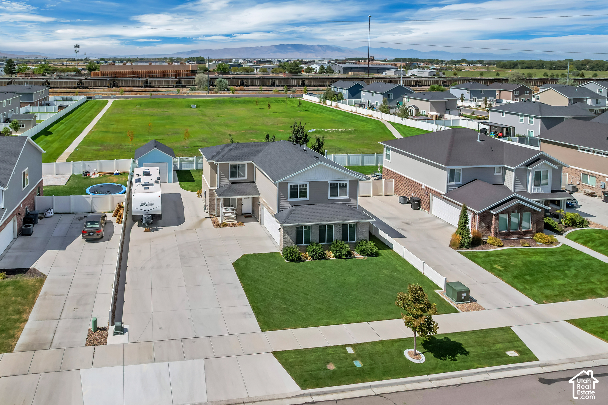 main property photo 27