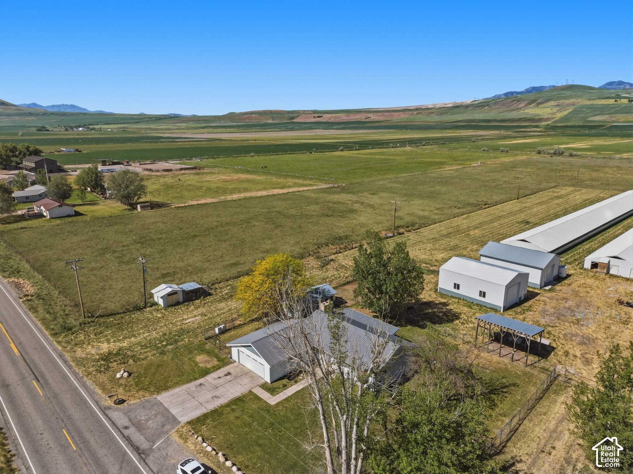 main property photo 37