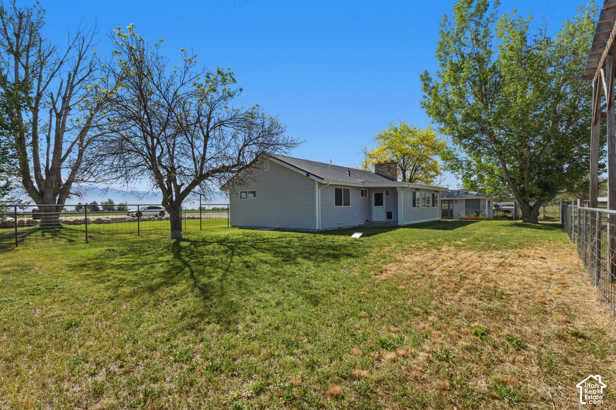 main property photo 45