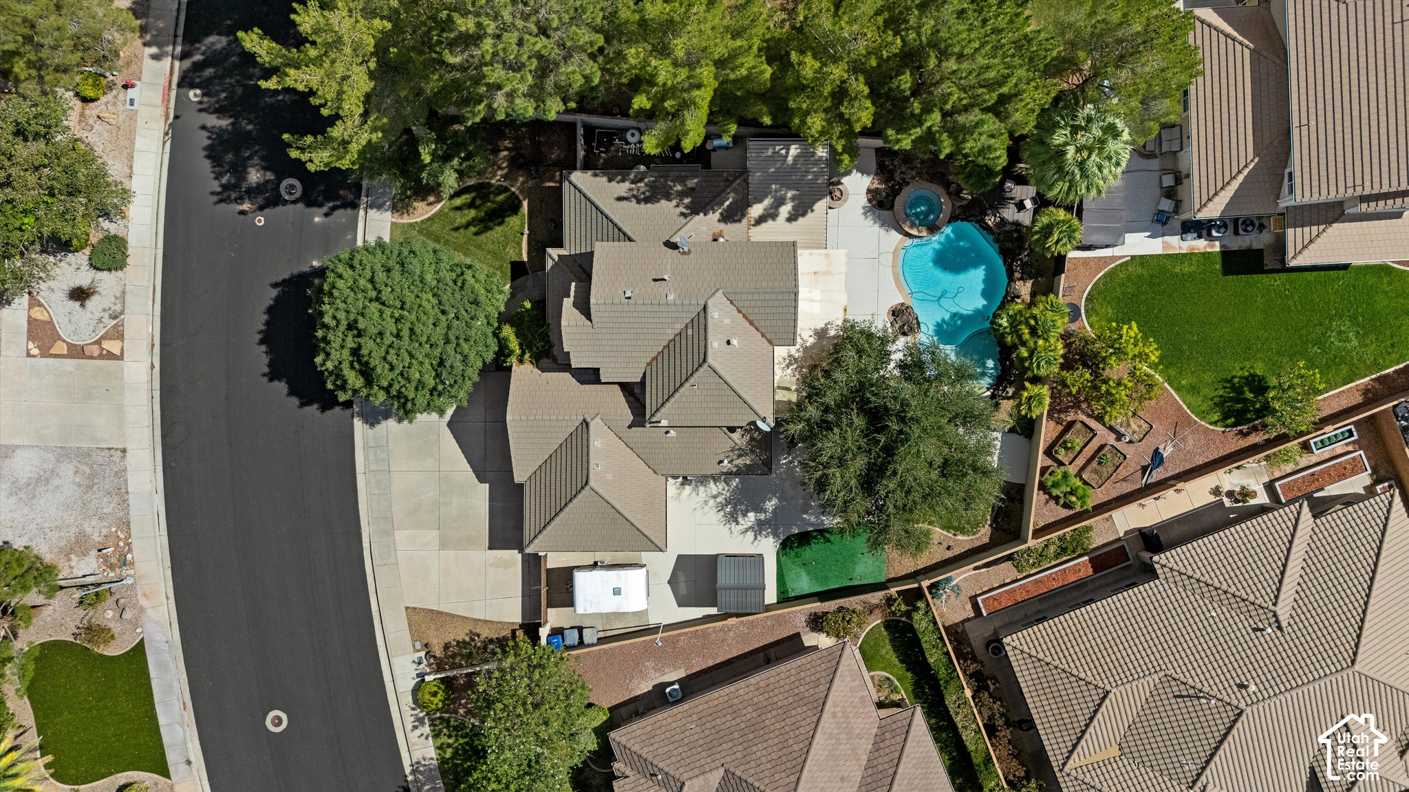 main property photo 26