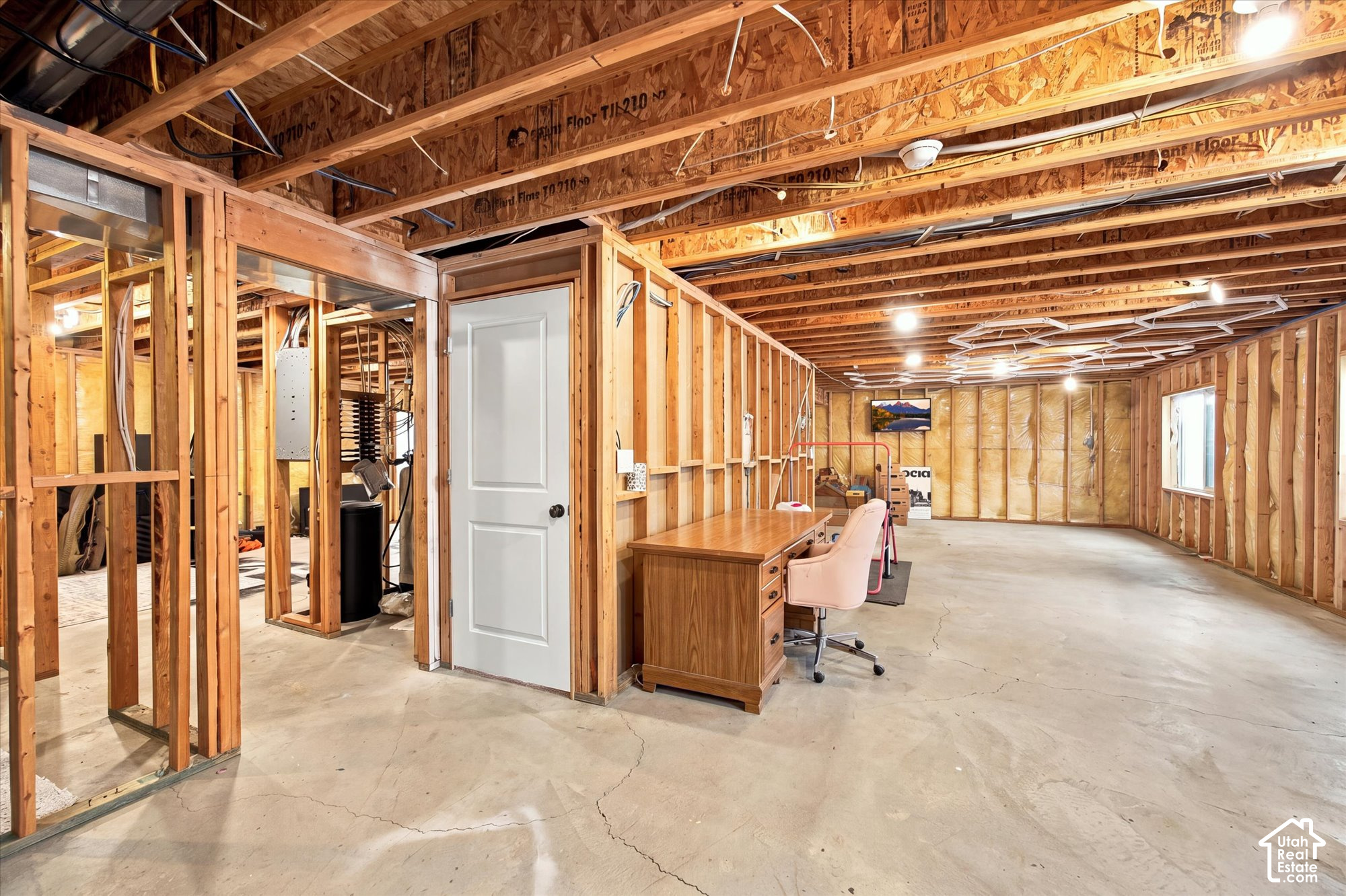 main property photo 23