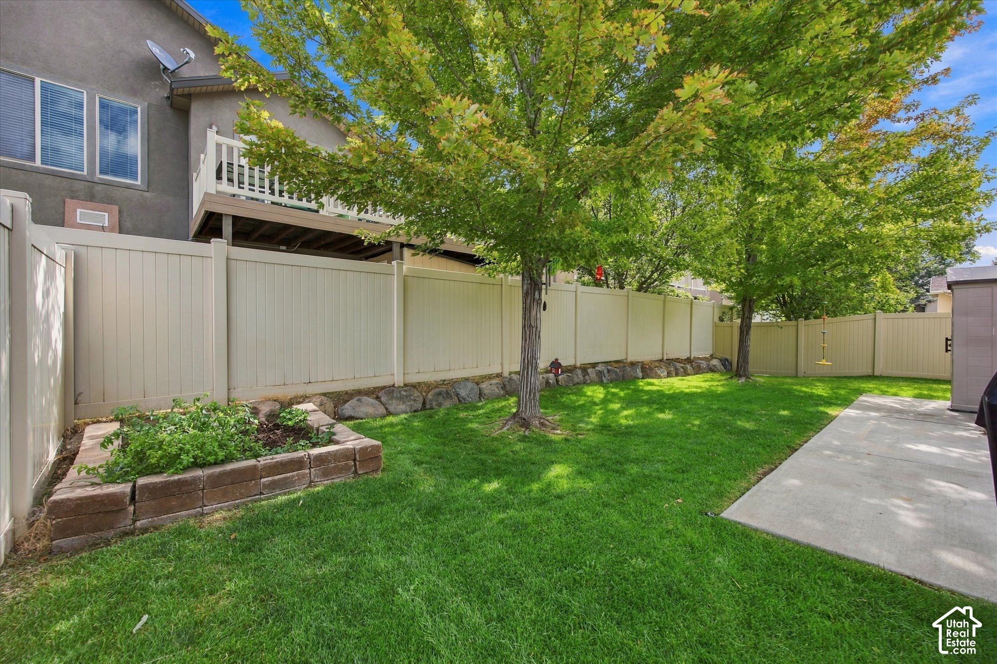 main property photo 25