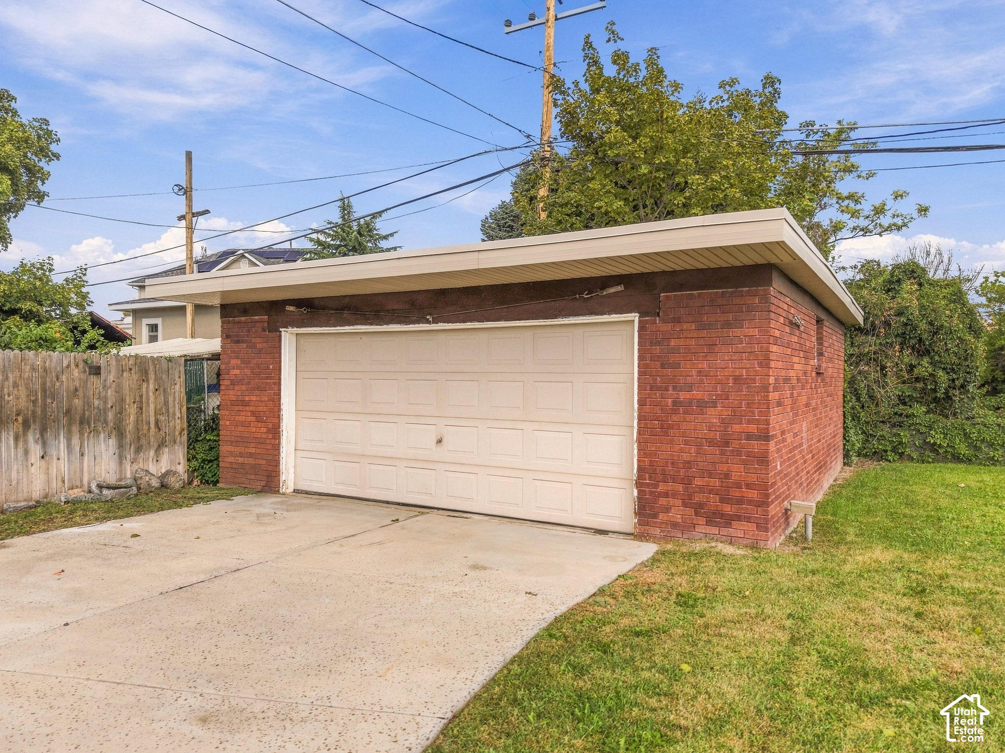 main property photo 20