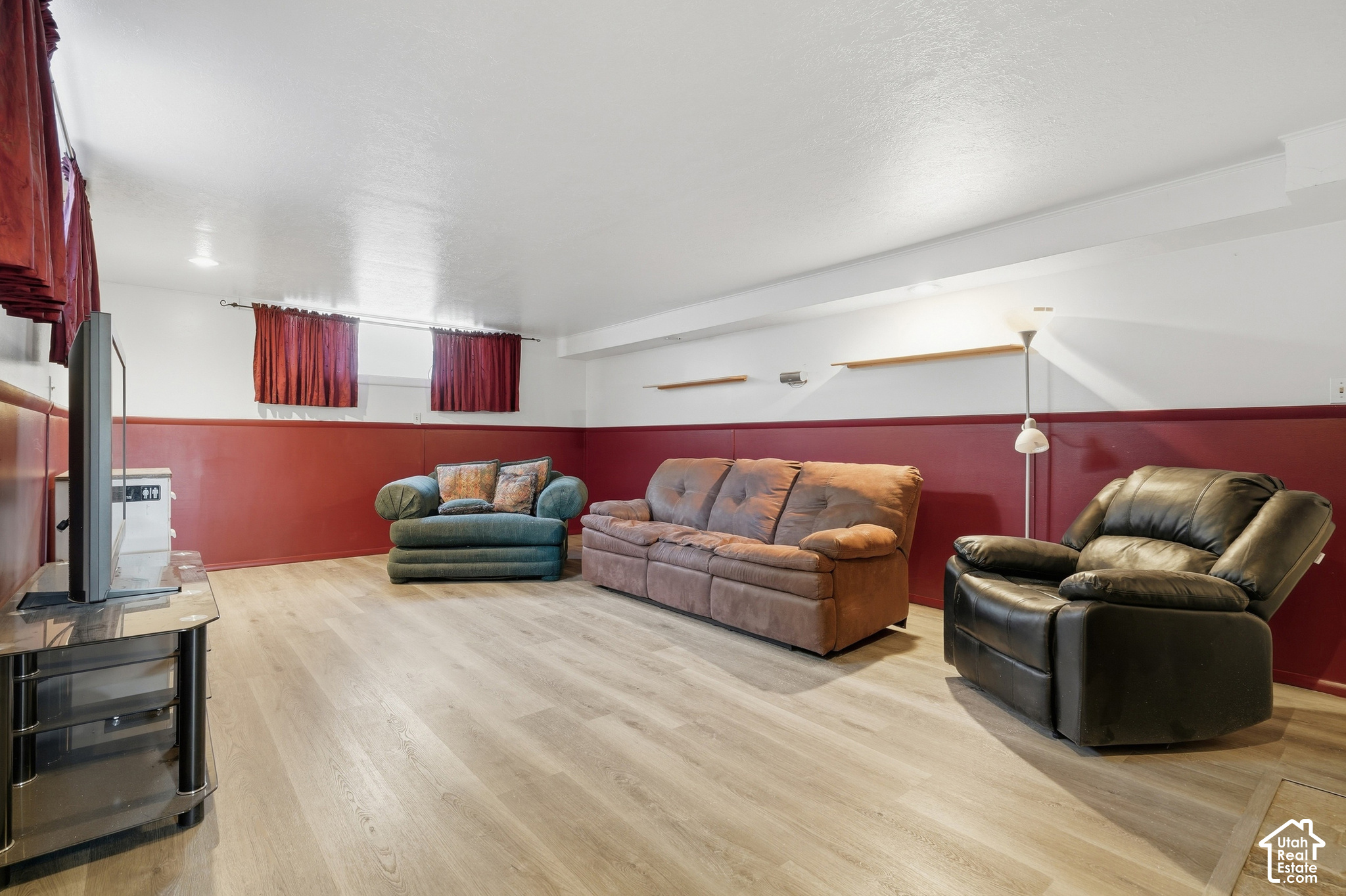 main property photo 18