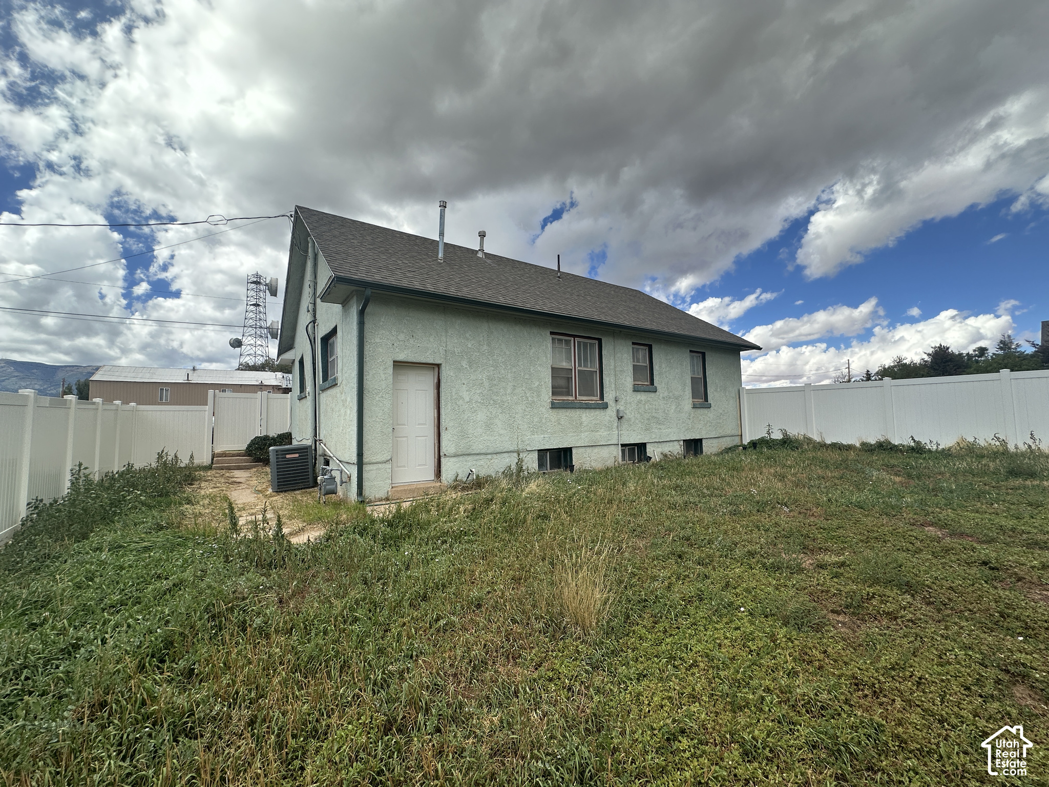main property photo 22