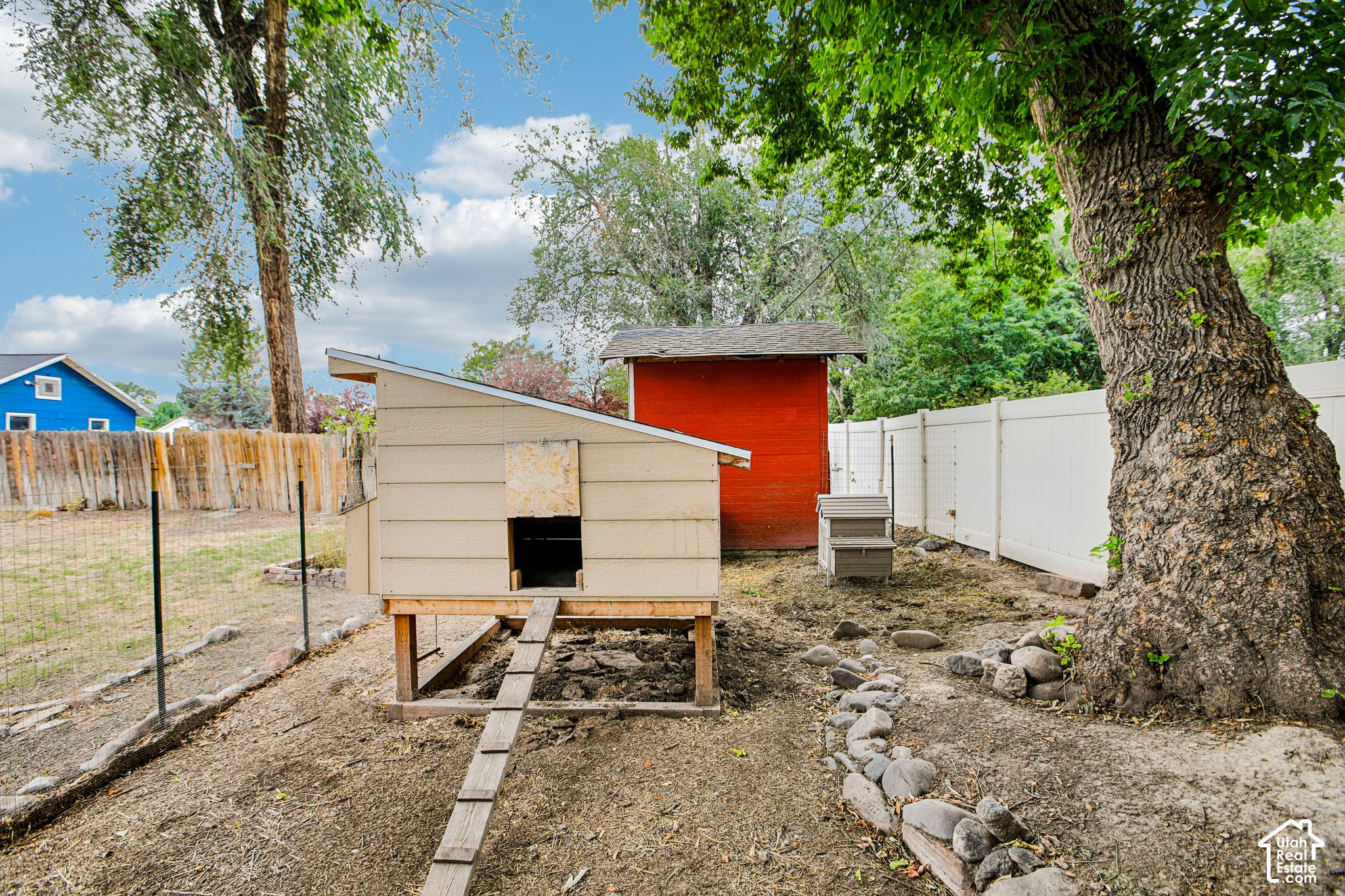 main property photo 19