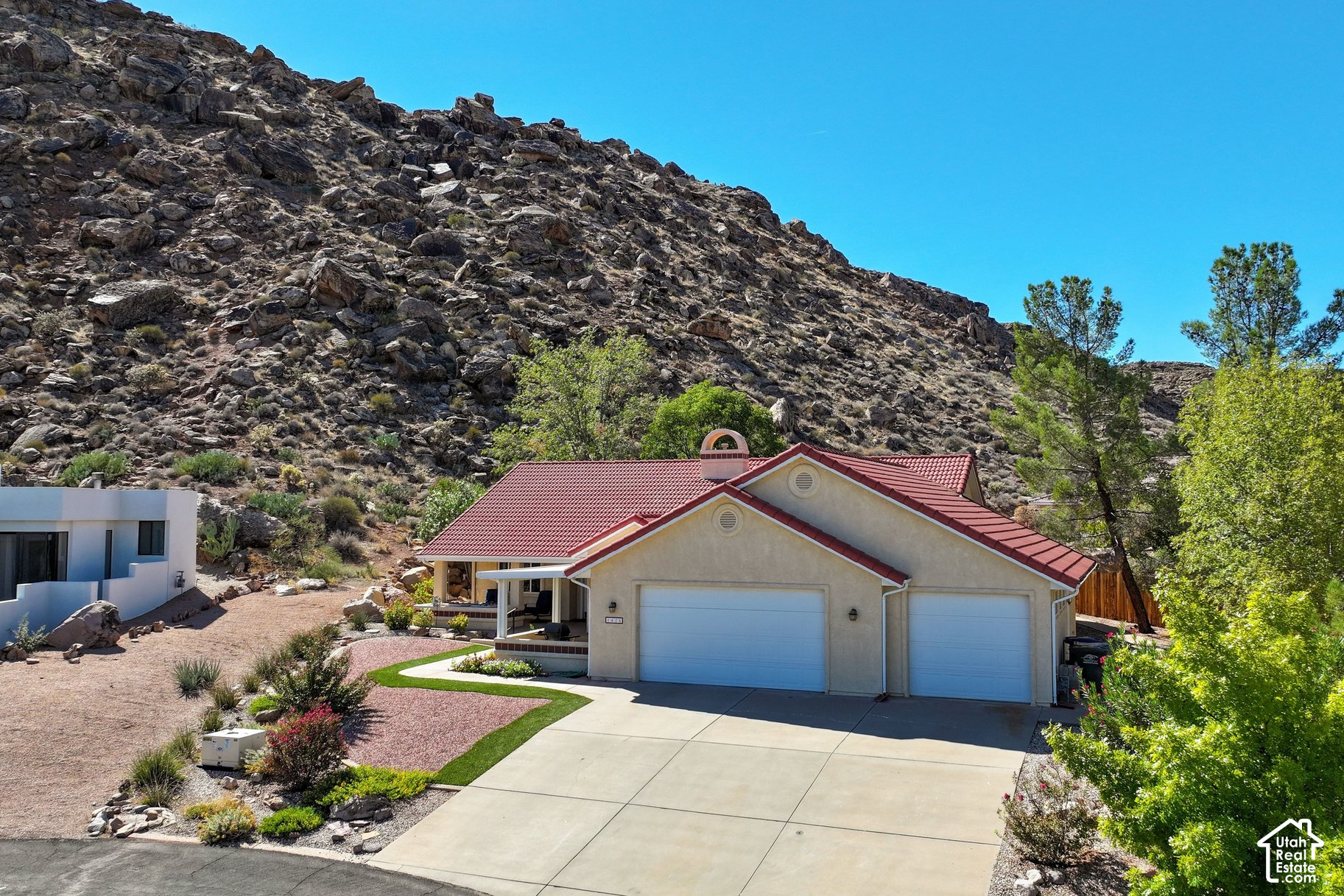 main property photo 41