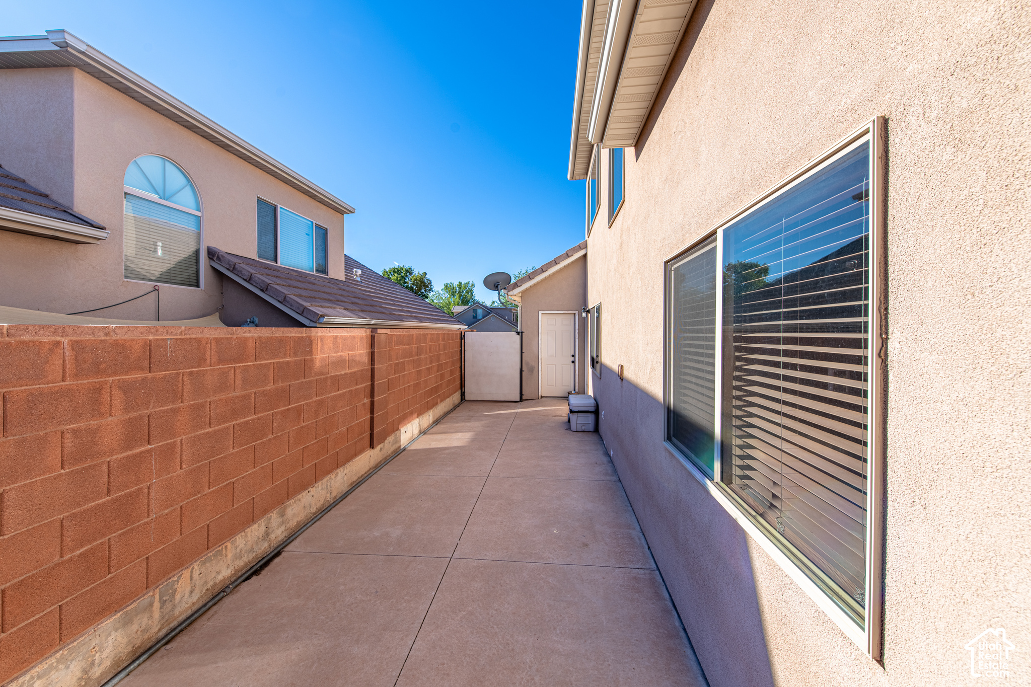 main property photo 27