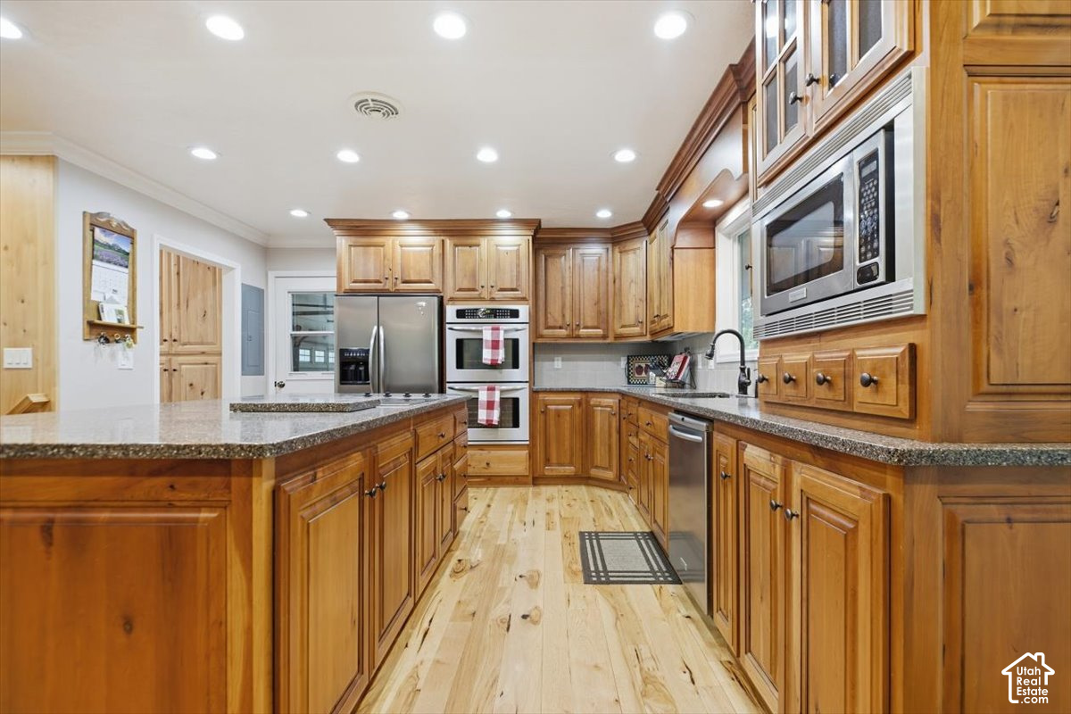 main property photo 12