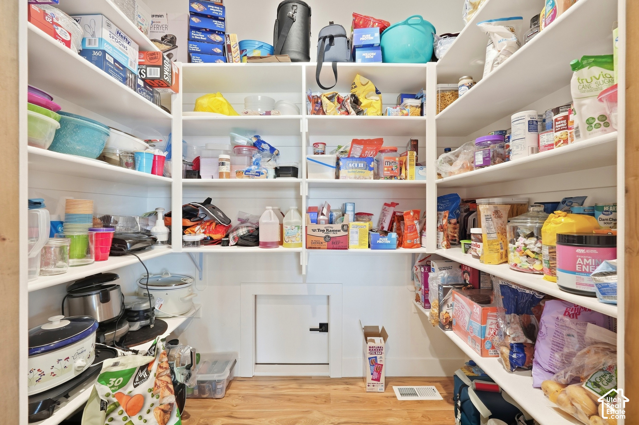 main property photo 17