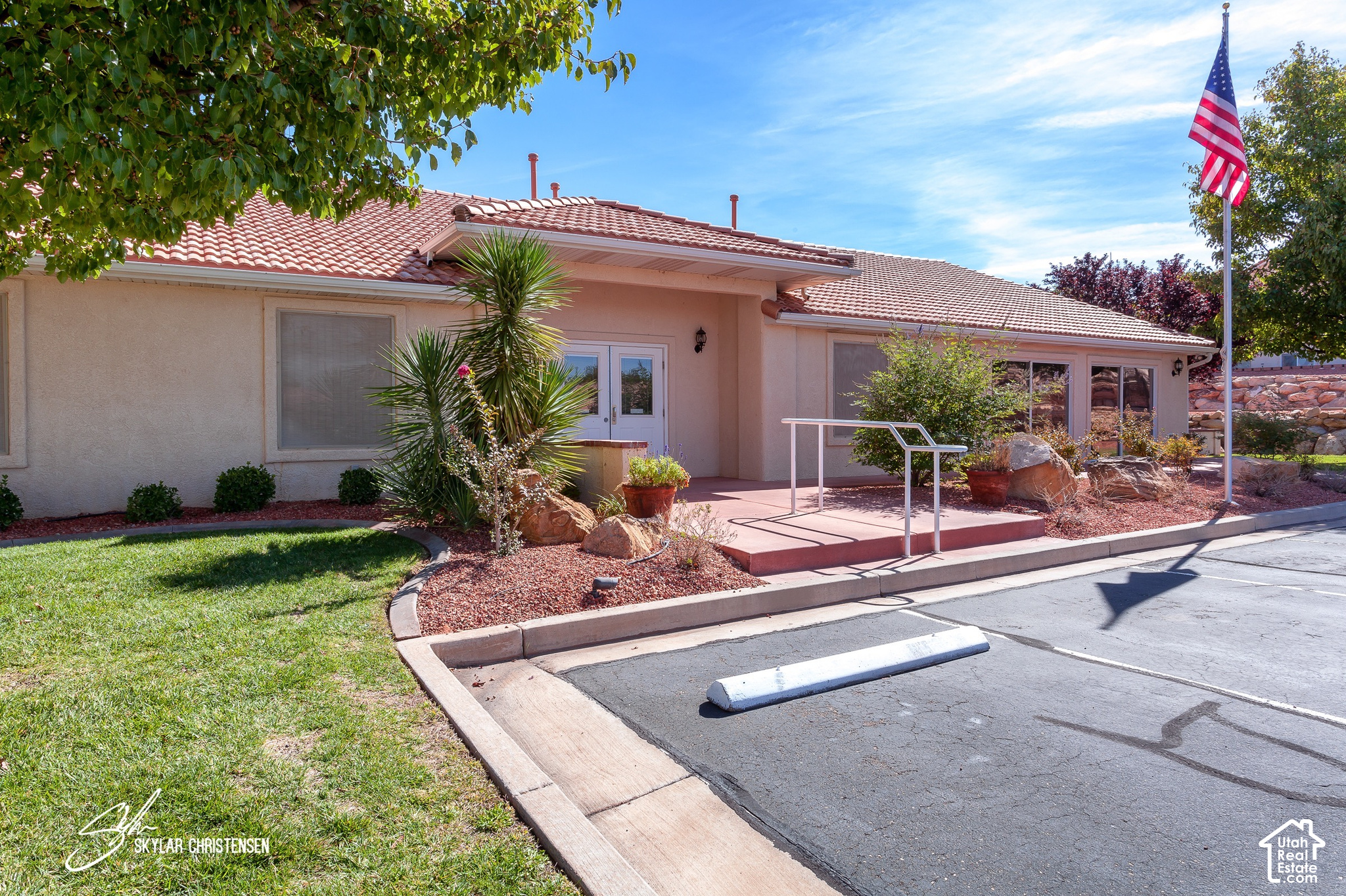 main property photo 30