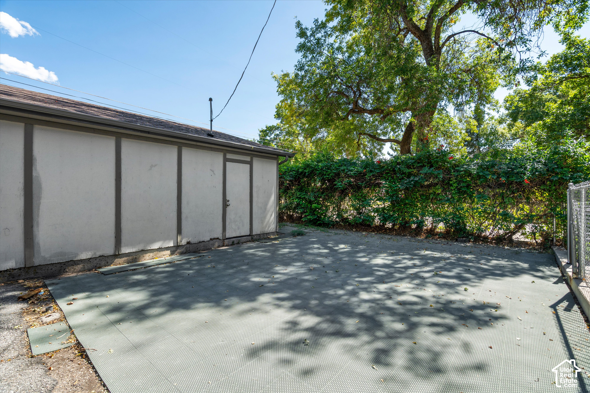 main property photo 23