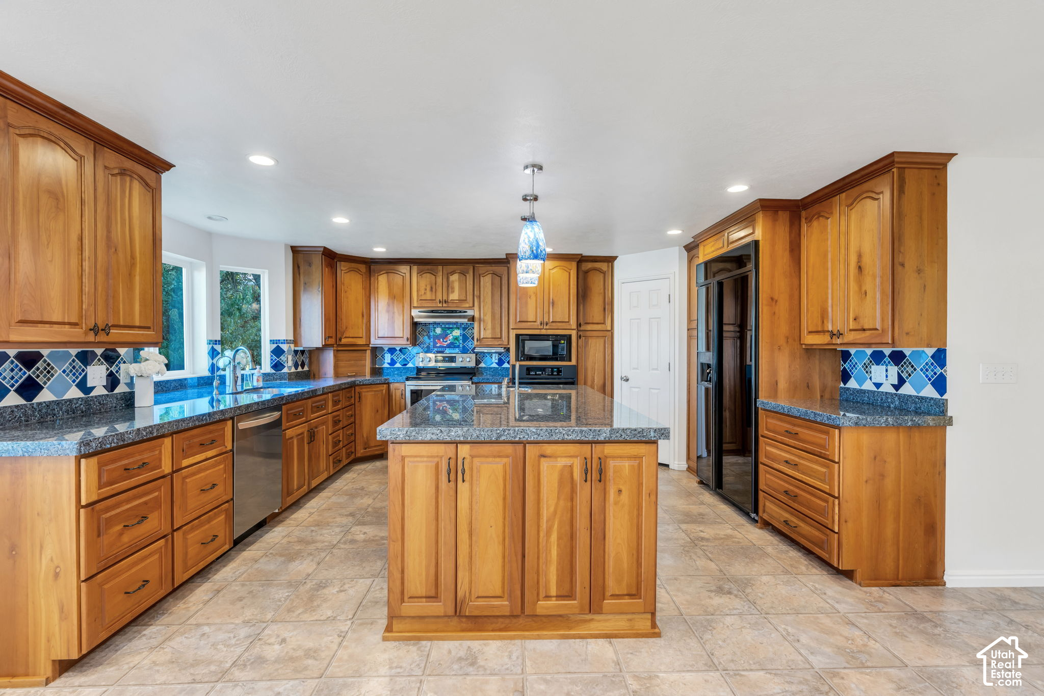 main property photo 11