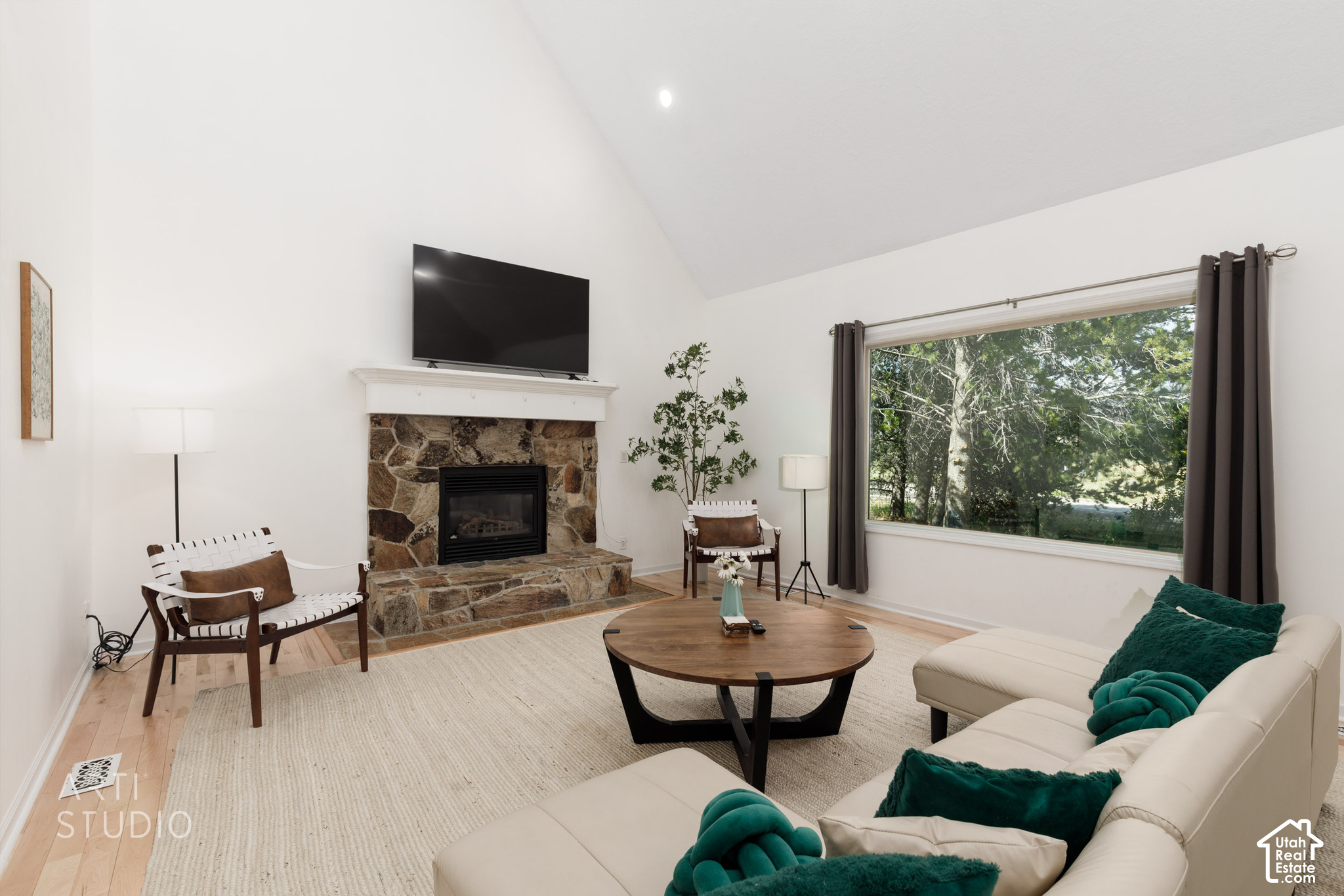 main property photo 2
