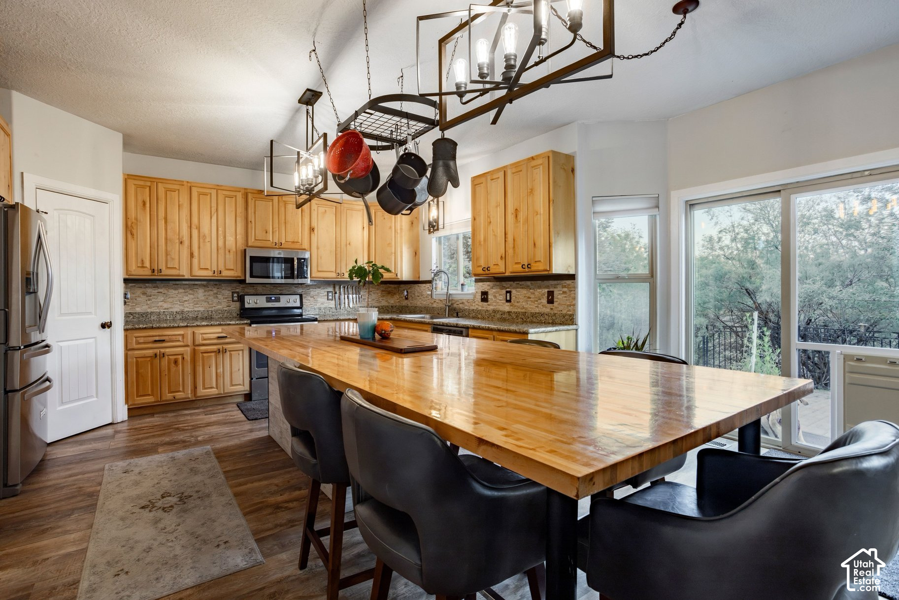 main property photo 9