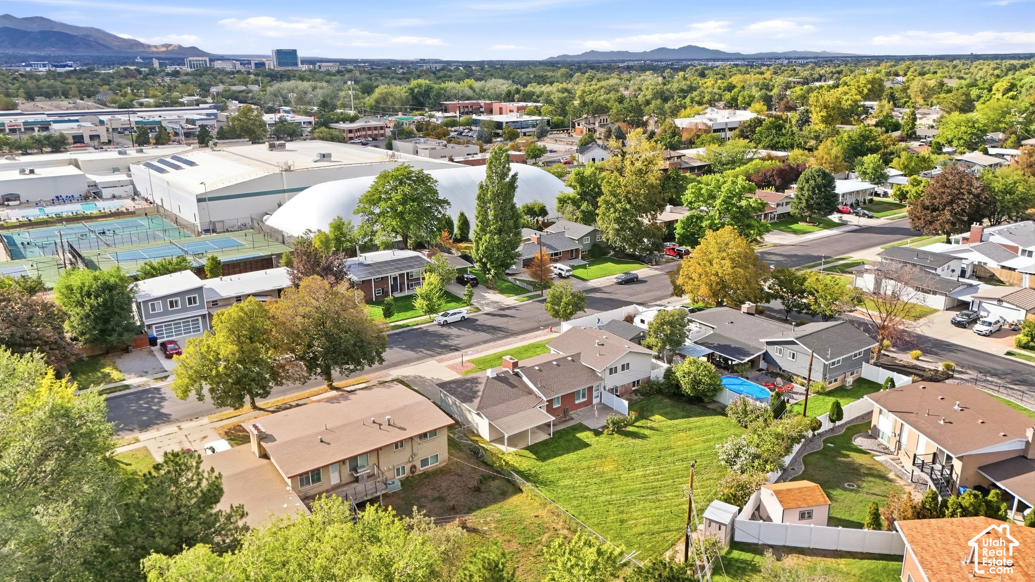 main property photo 28