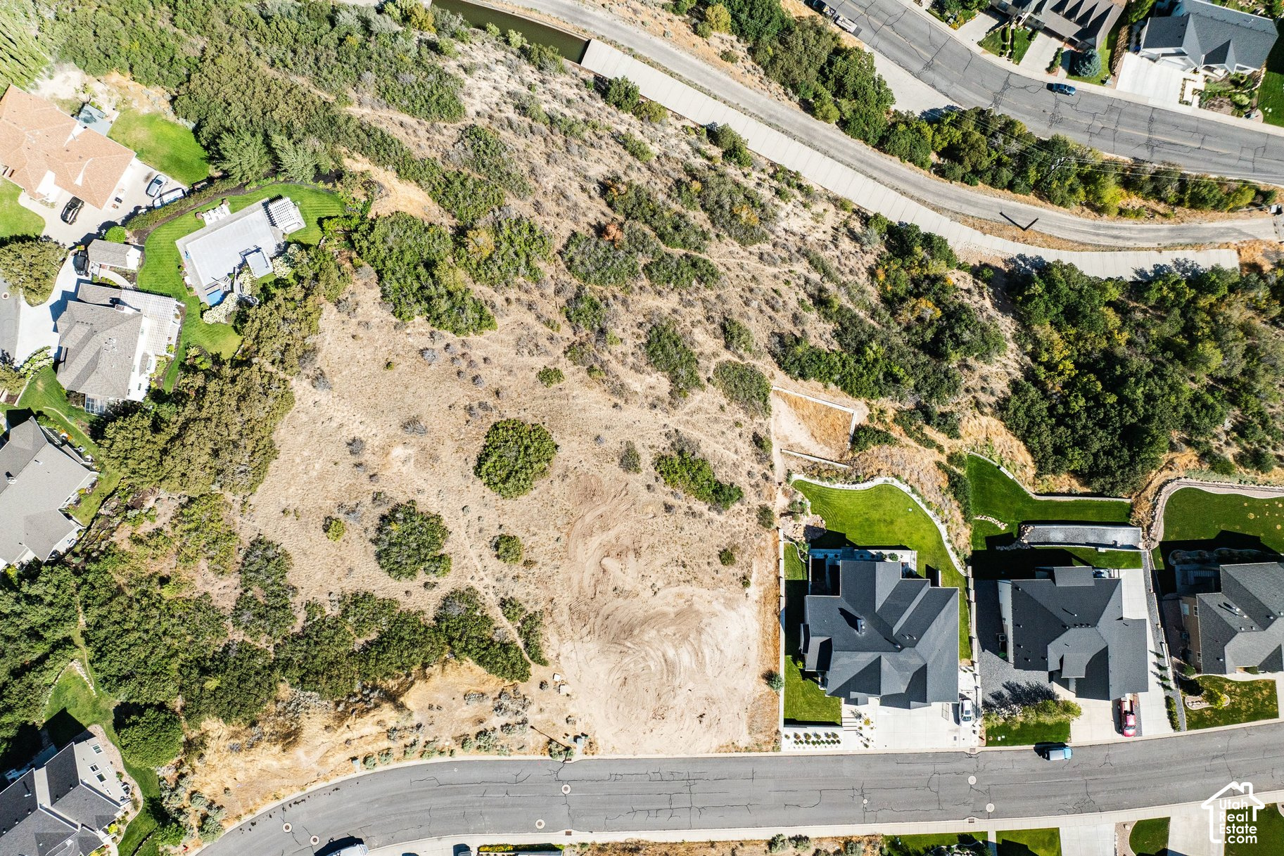 main property photo 6