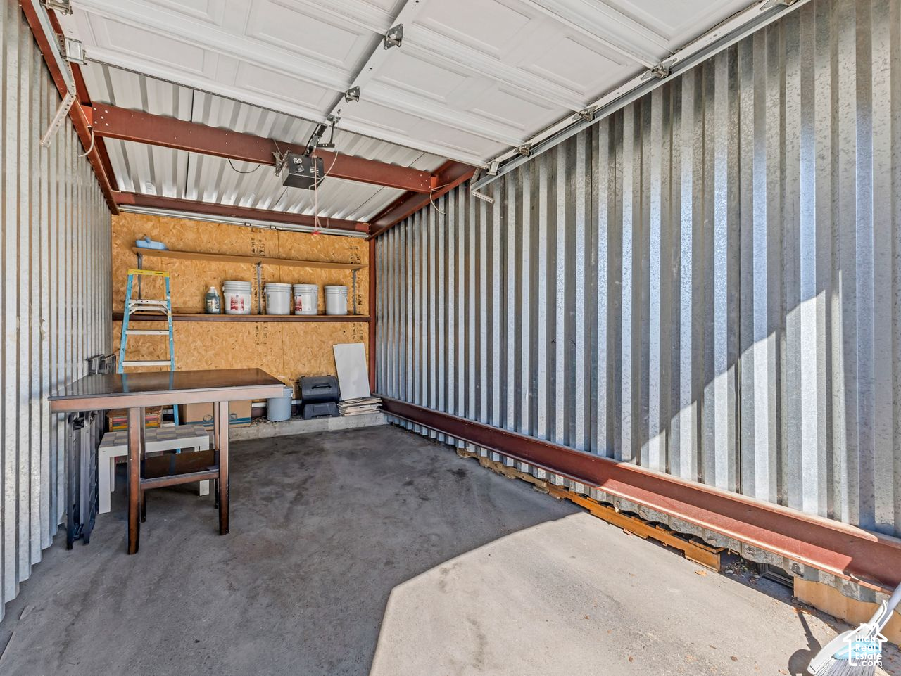 main property photo 19