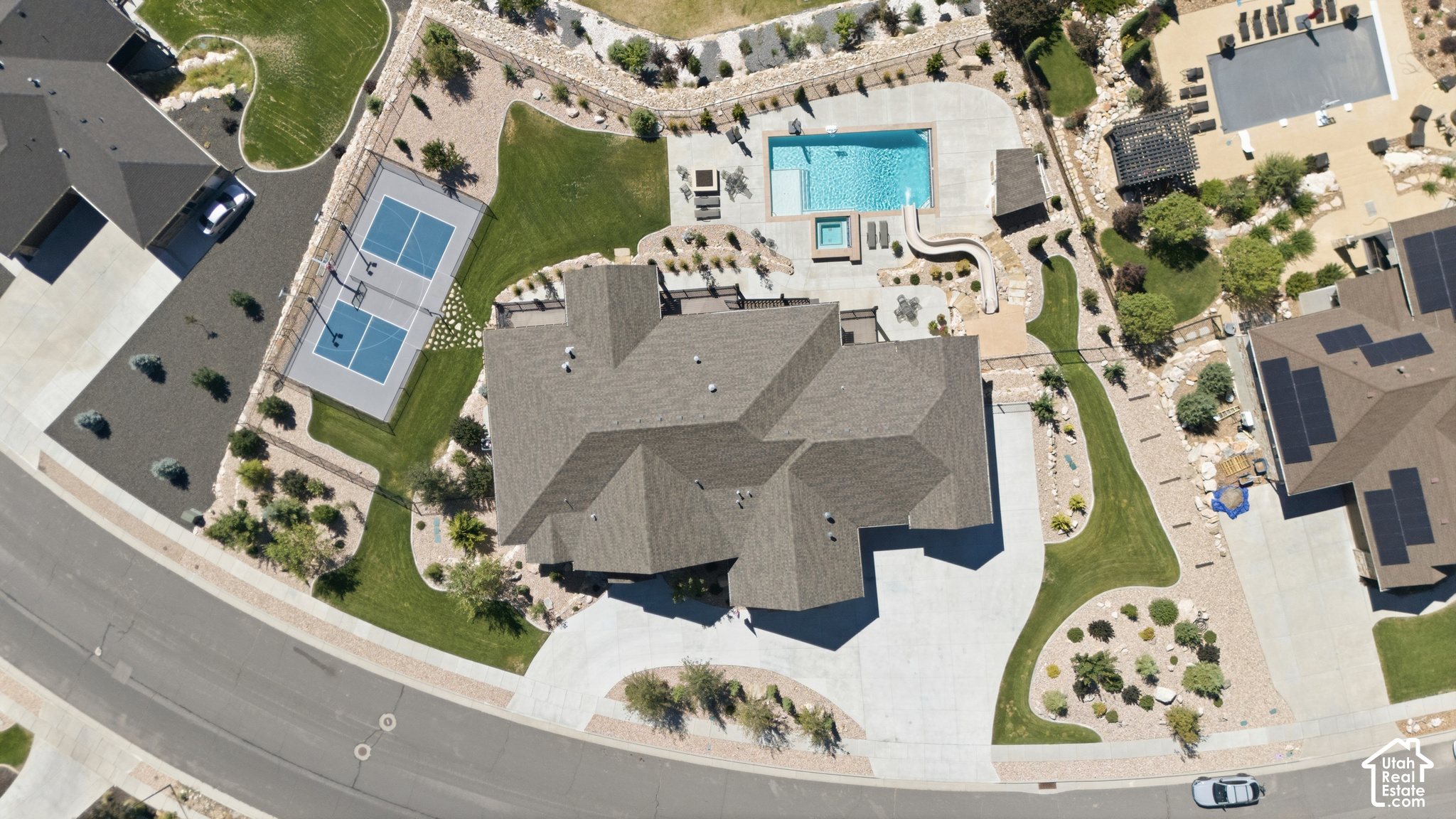 main property photo 33