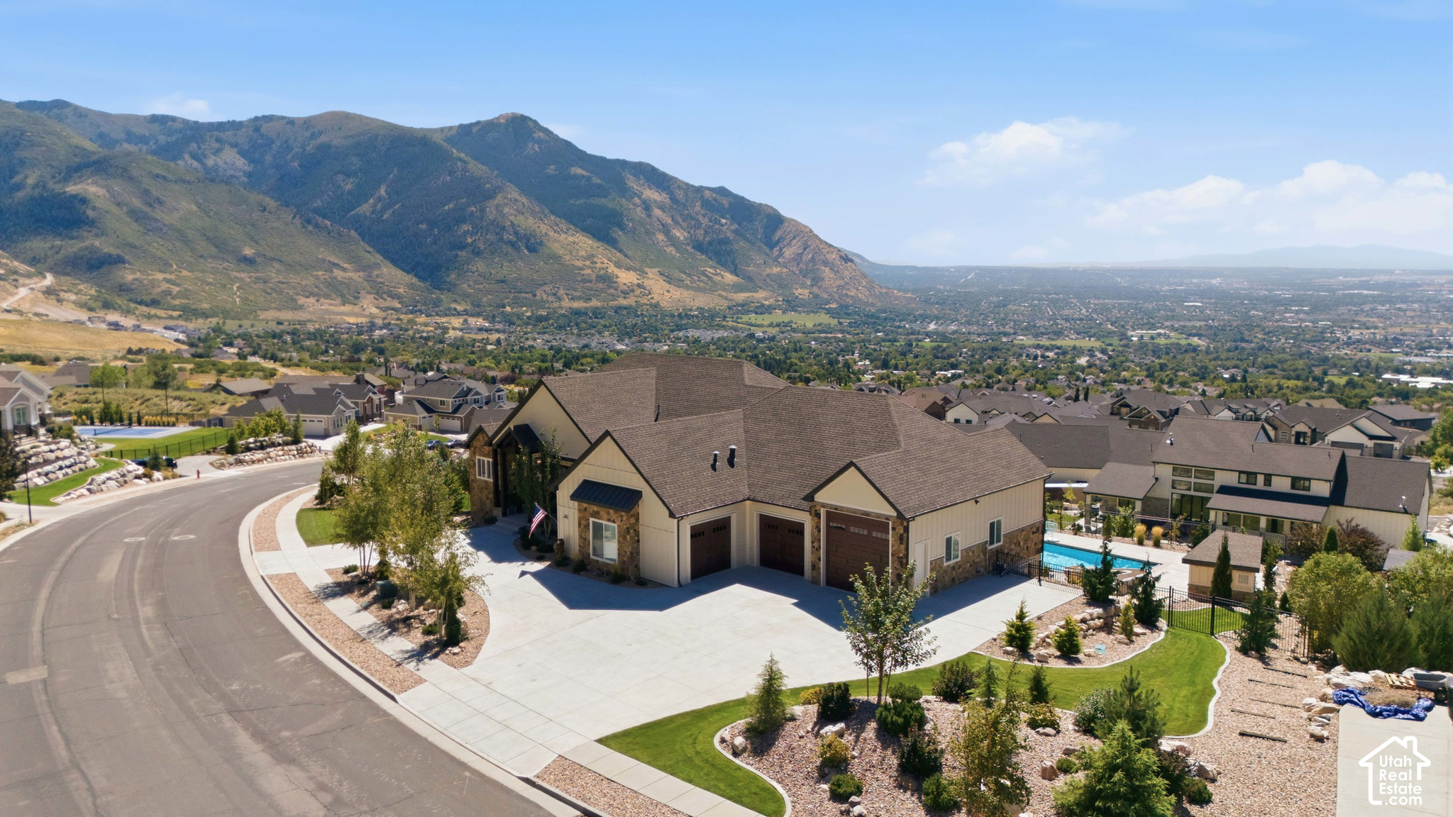 main property photo 34