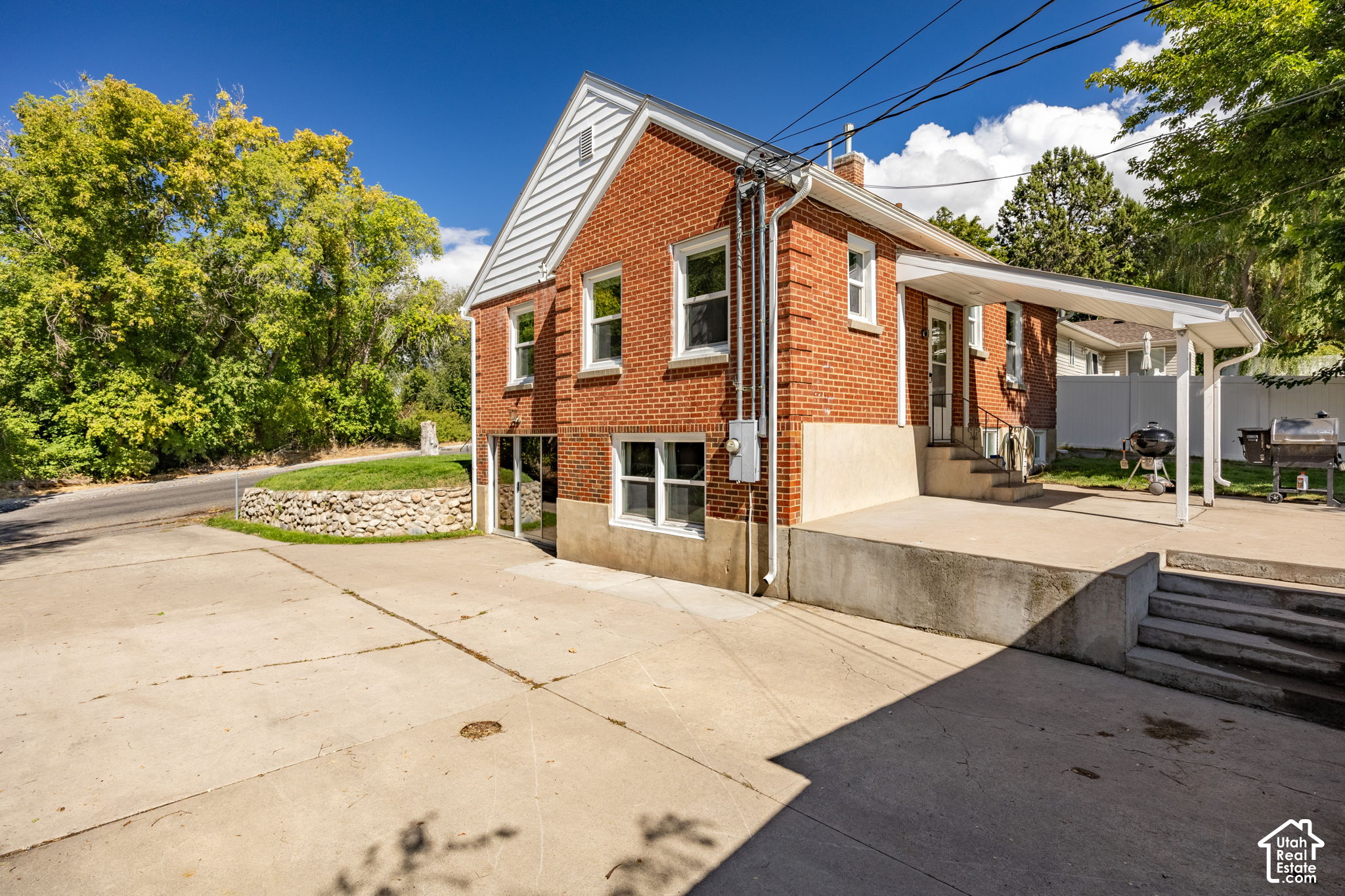 main property photo 27