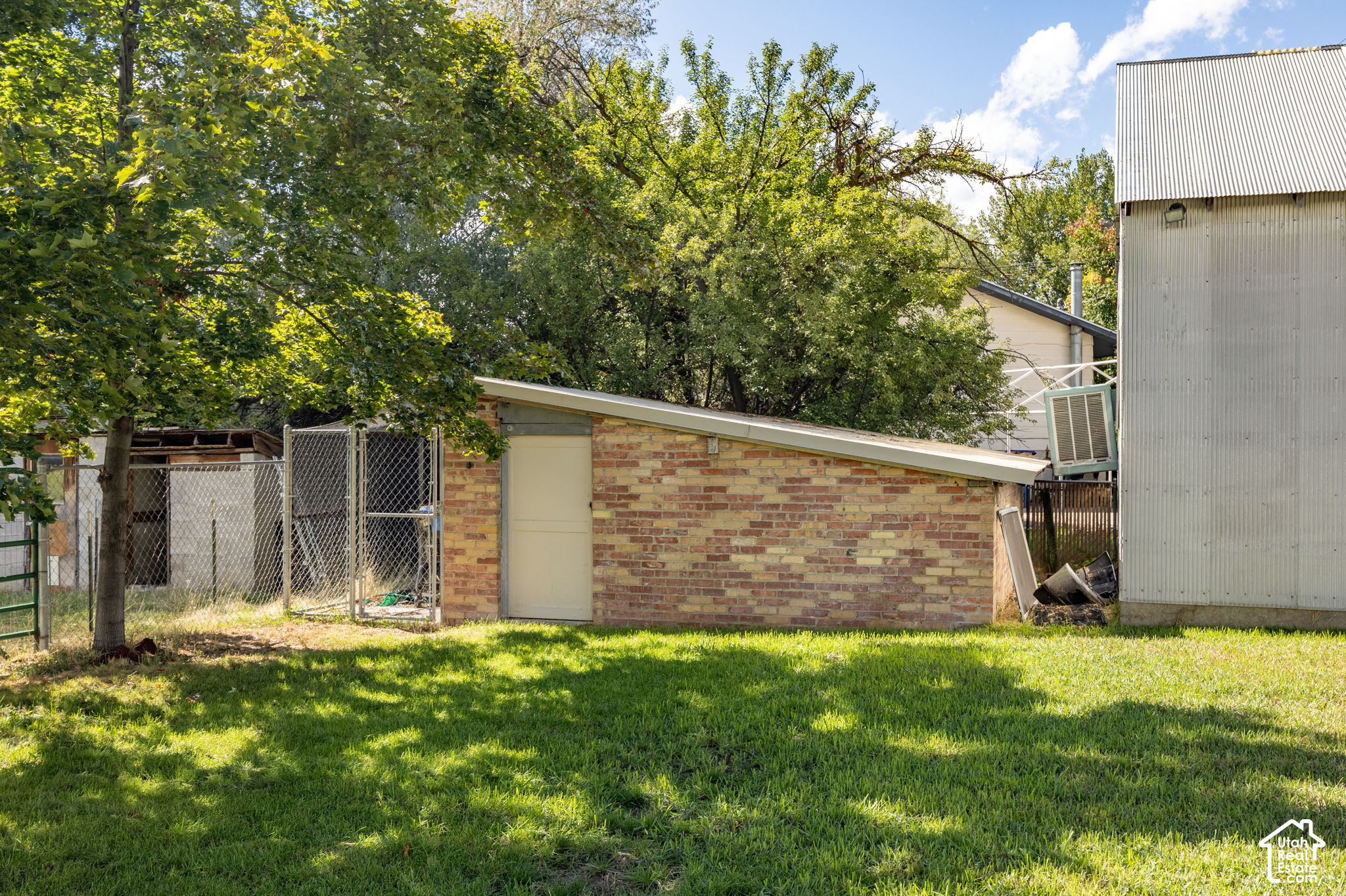 main property photo 33
