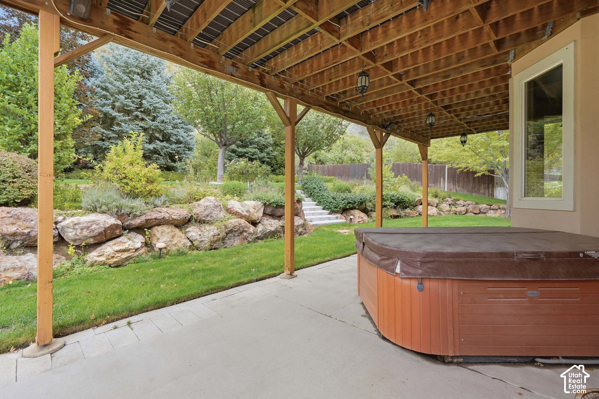 main property photo 30