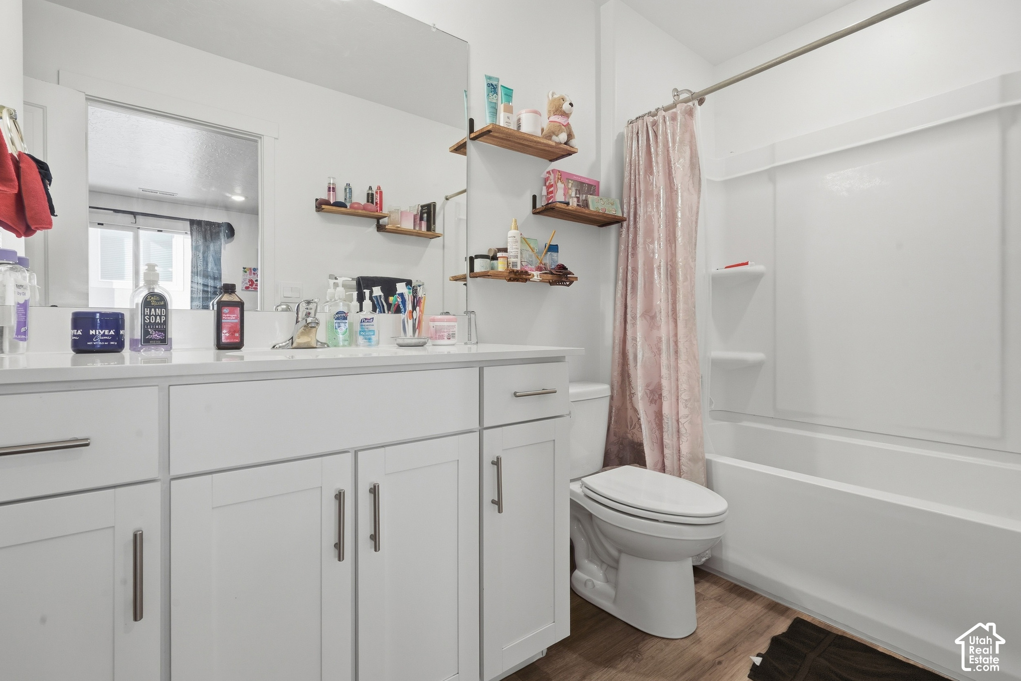 main property photo 12