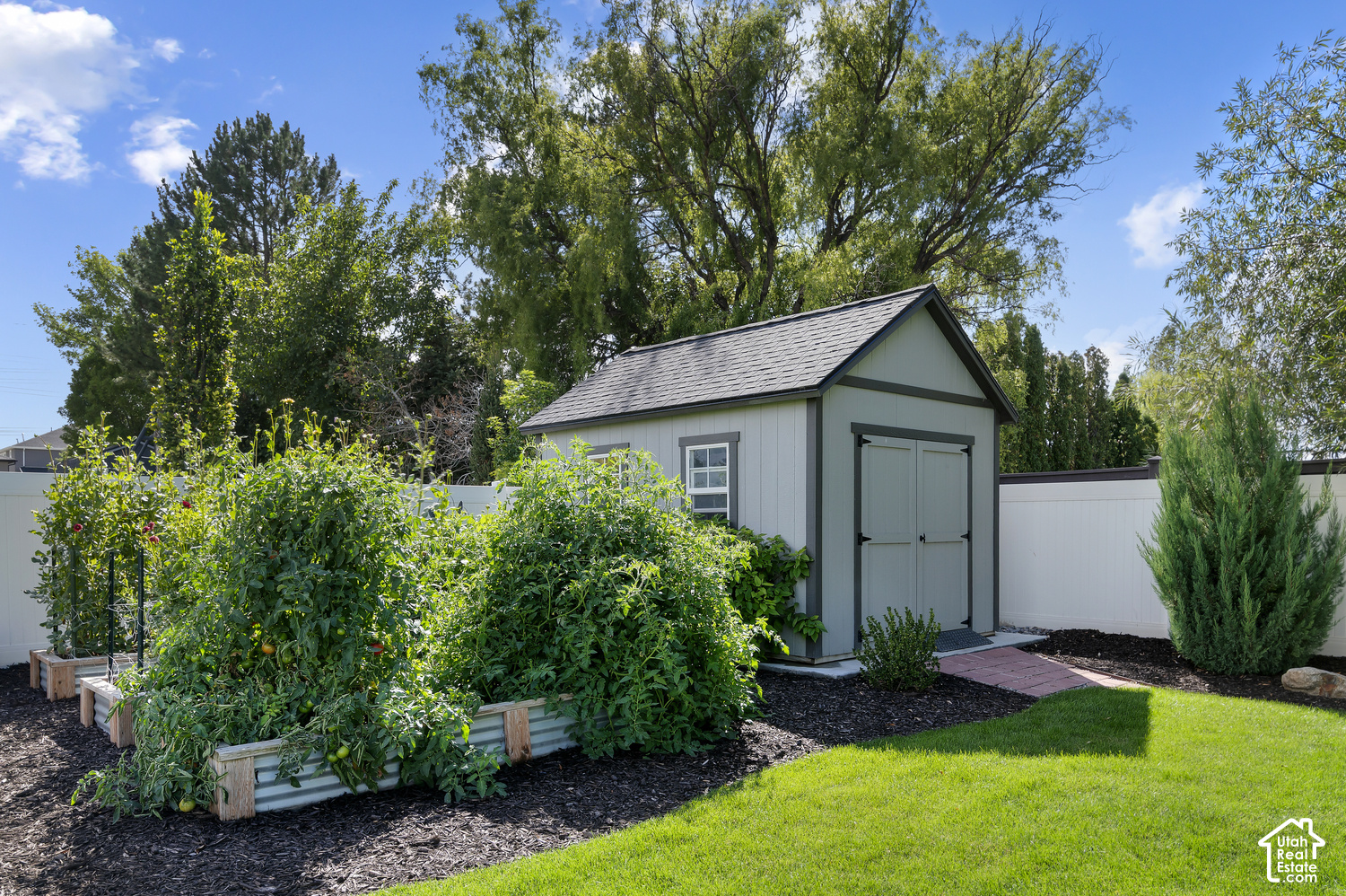 main property photo 49