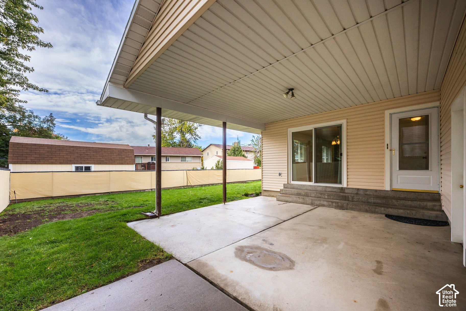 main property photo 28