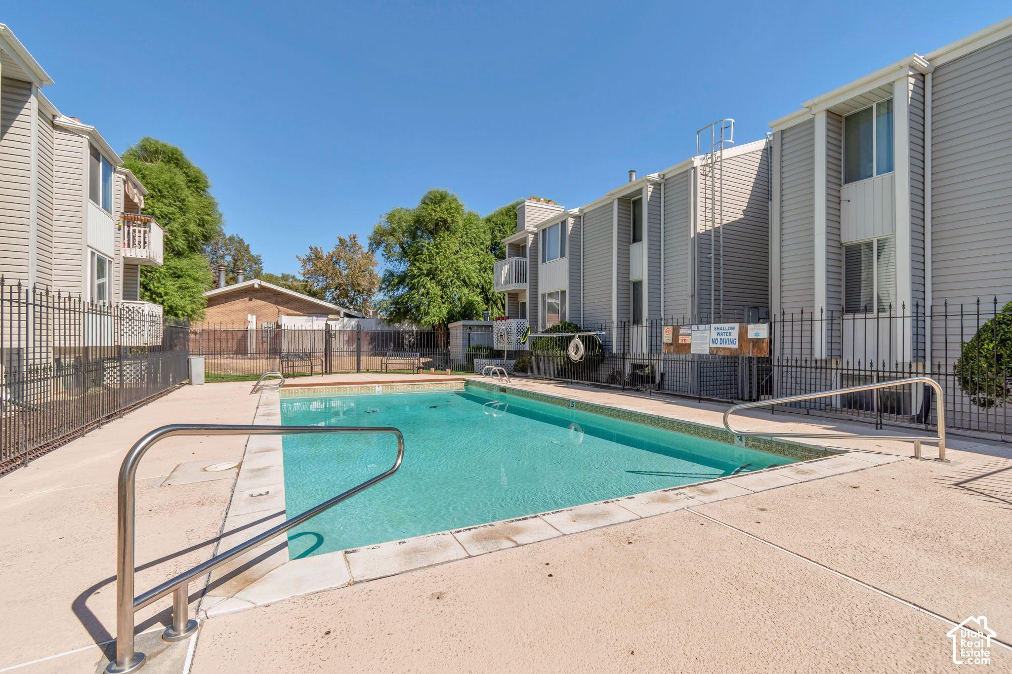main property photo 12